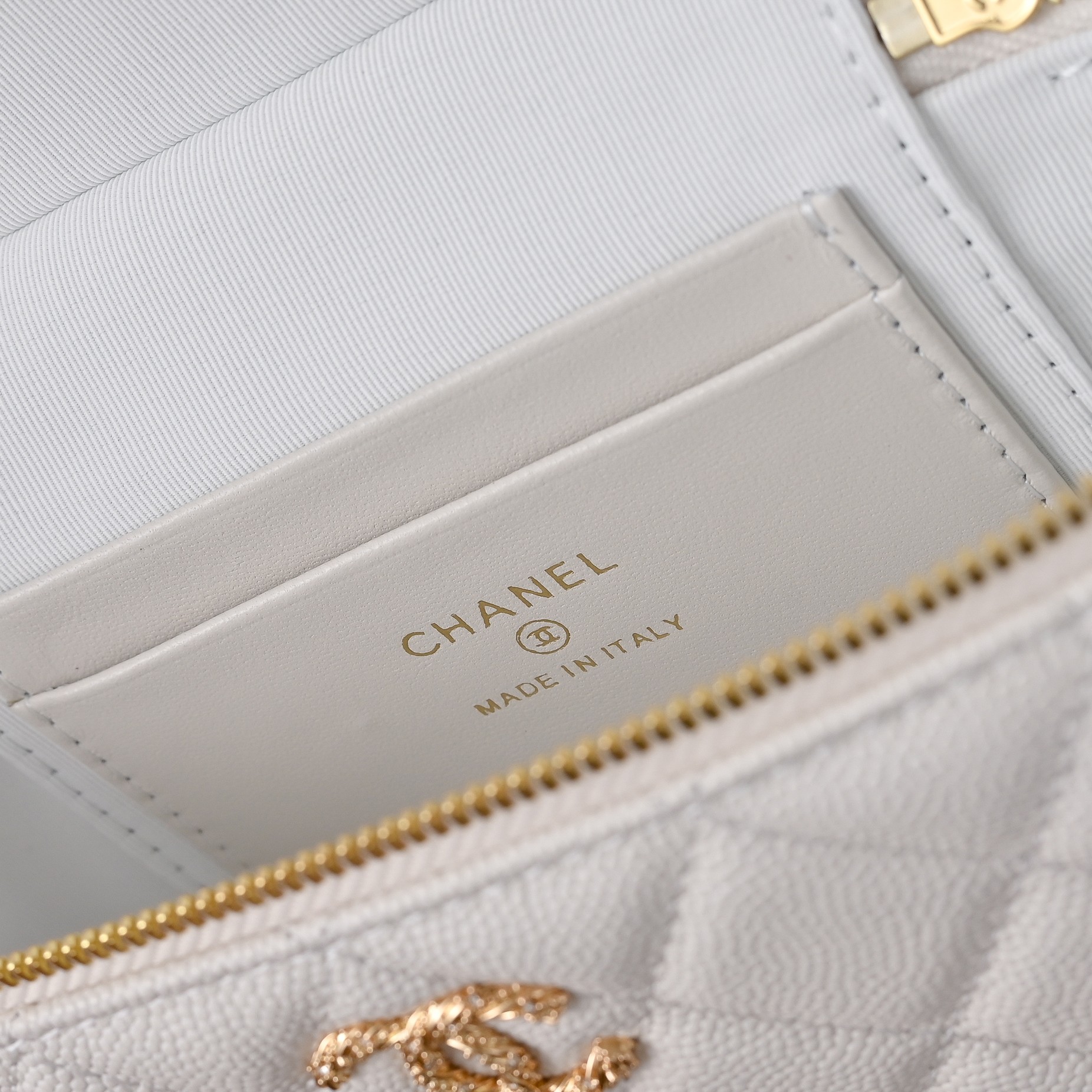 Chanel Style Leather Crossbody Bag style reference detail image 8 from source 776566