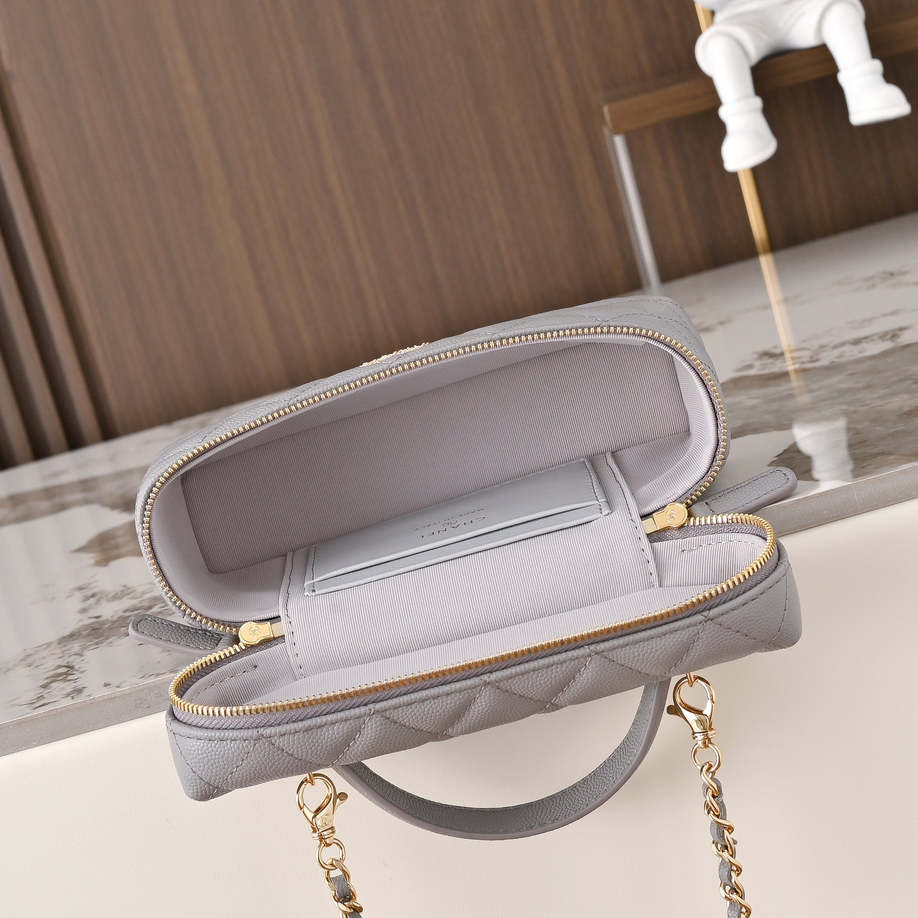 Chanel Style Leather Crossbody Bag style reference detail image 8 from source 776567
