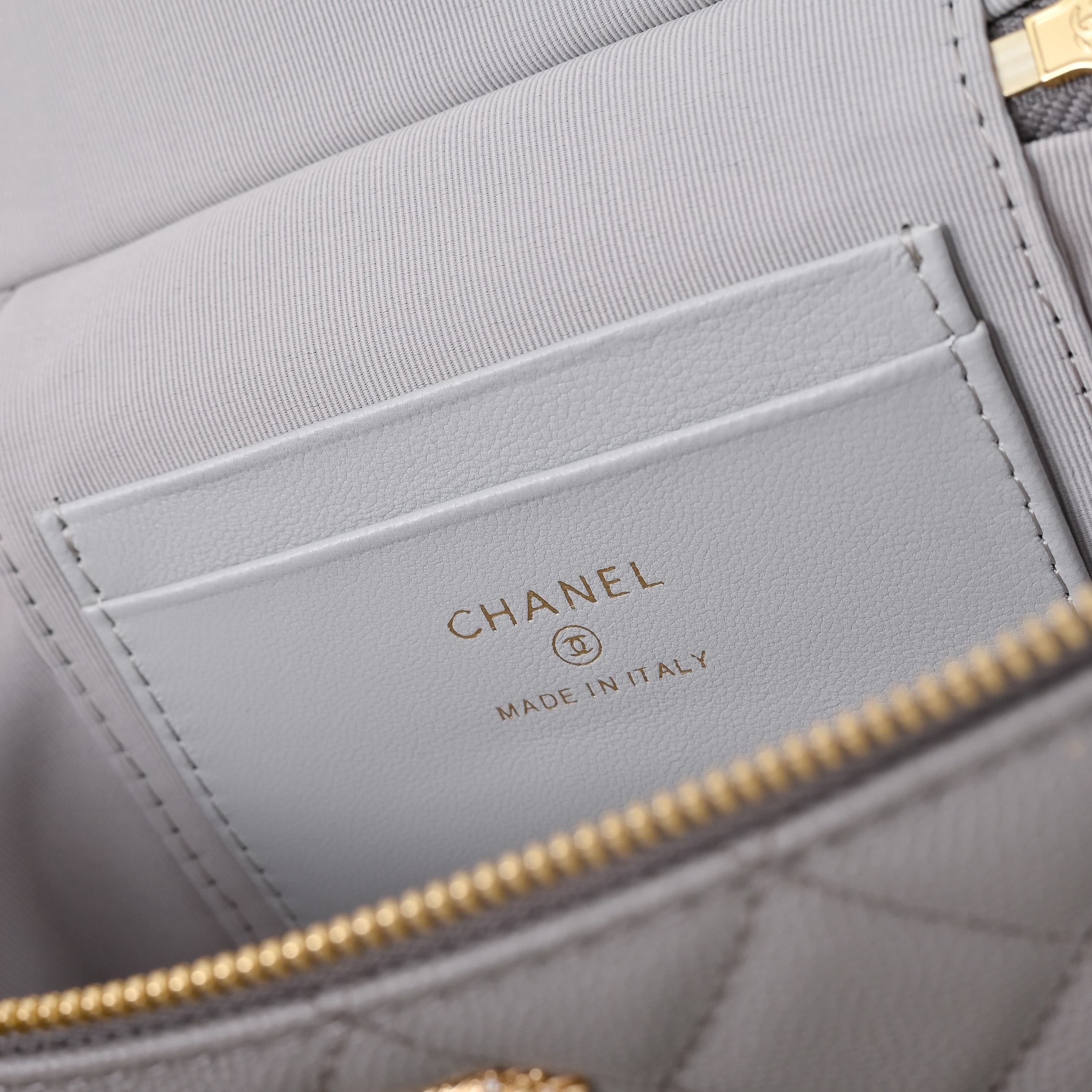 Chanel Style Leather Crossbody Bag style reference detail image 9 from source 776567