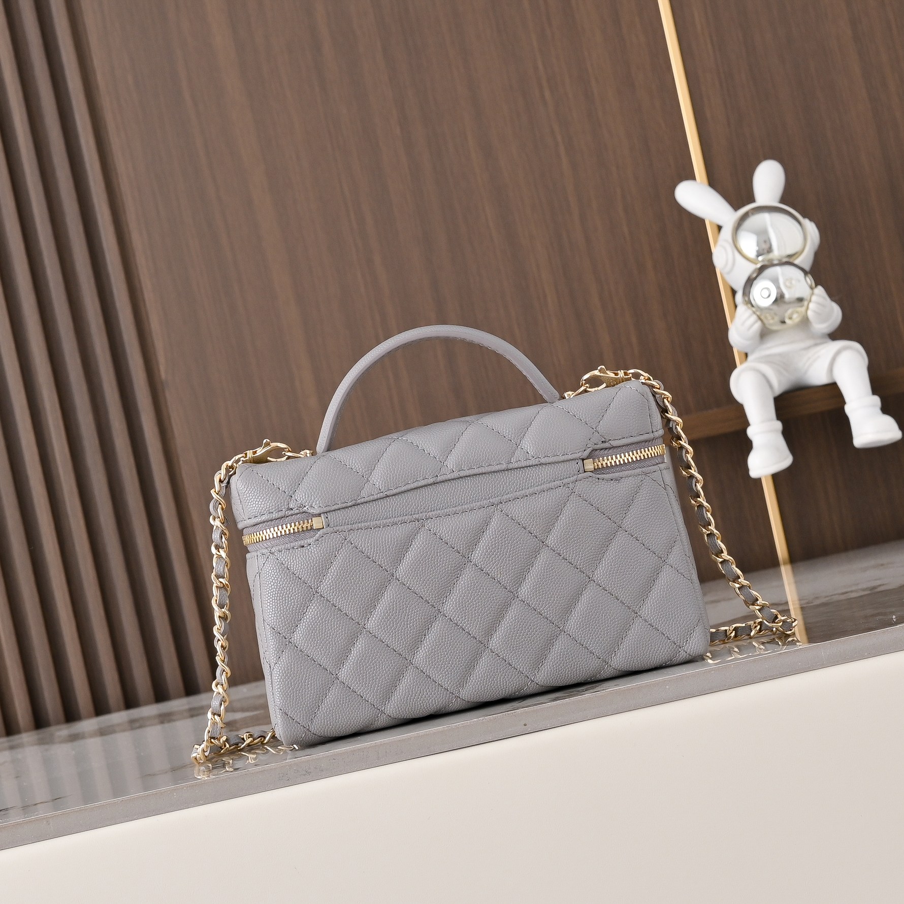 Chanel Style Leather Crossbody Bag style reference detail image 2 from source 776567