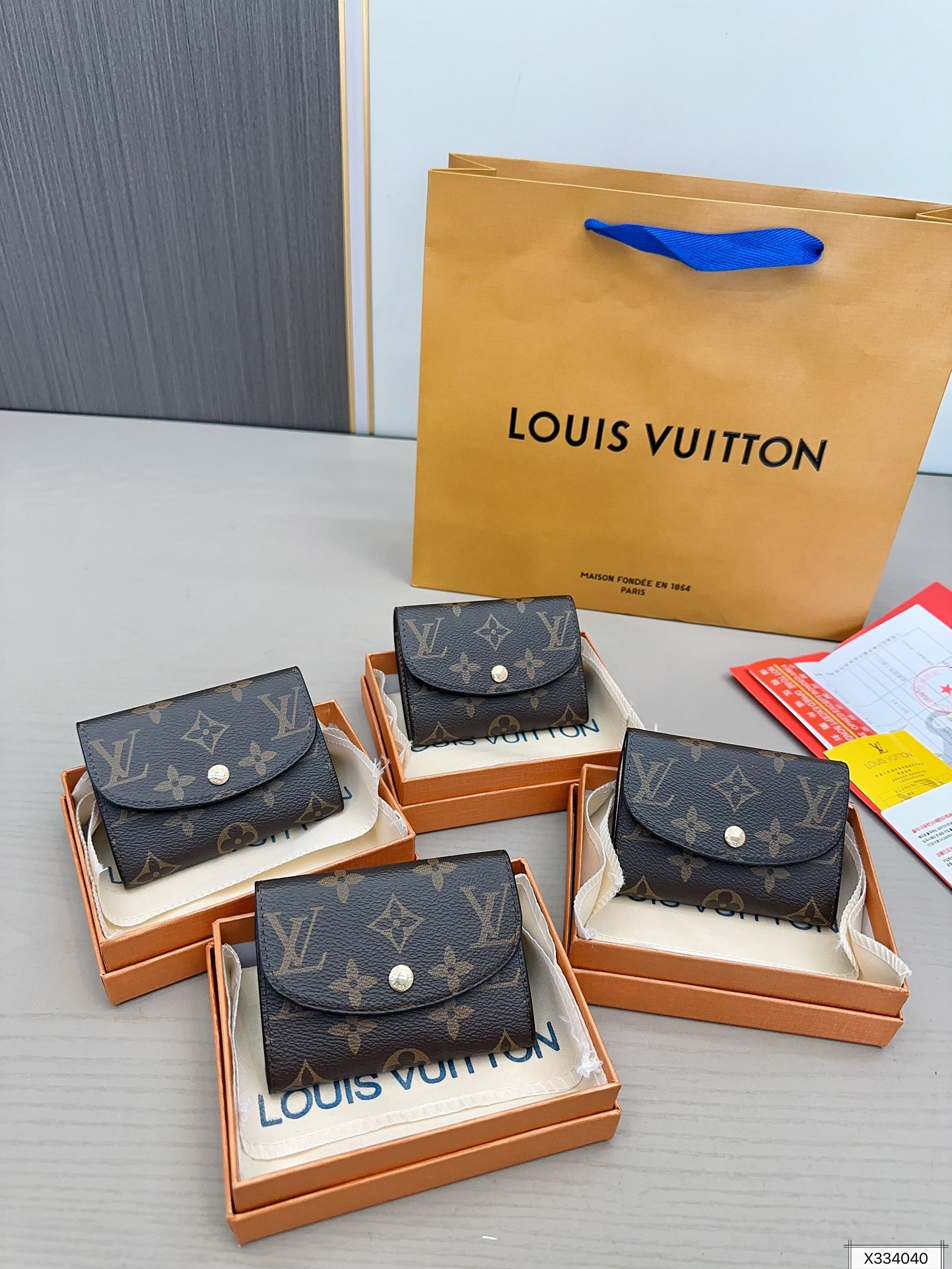 LV Wallet & Card Holder
