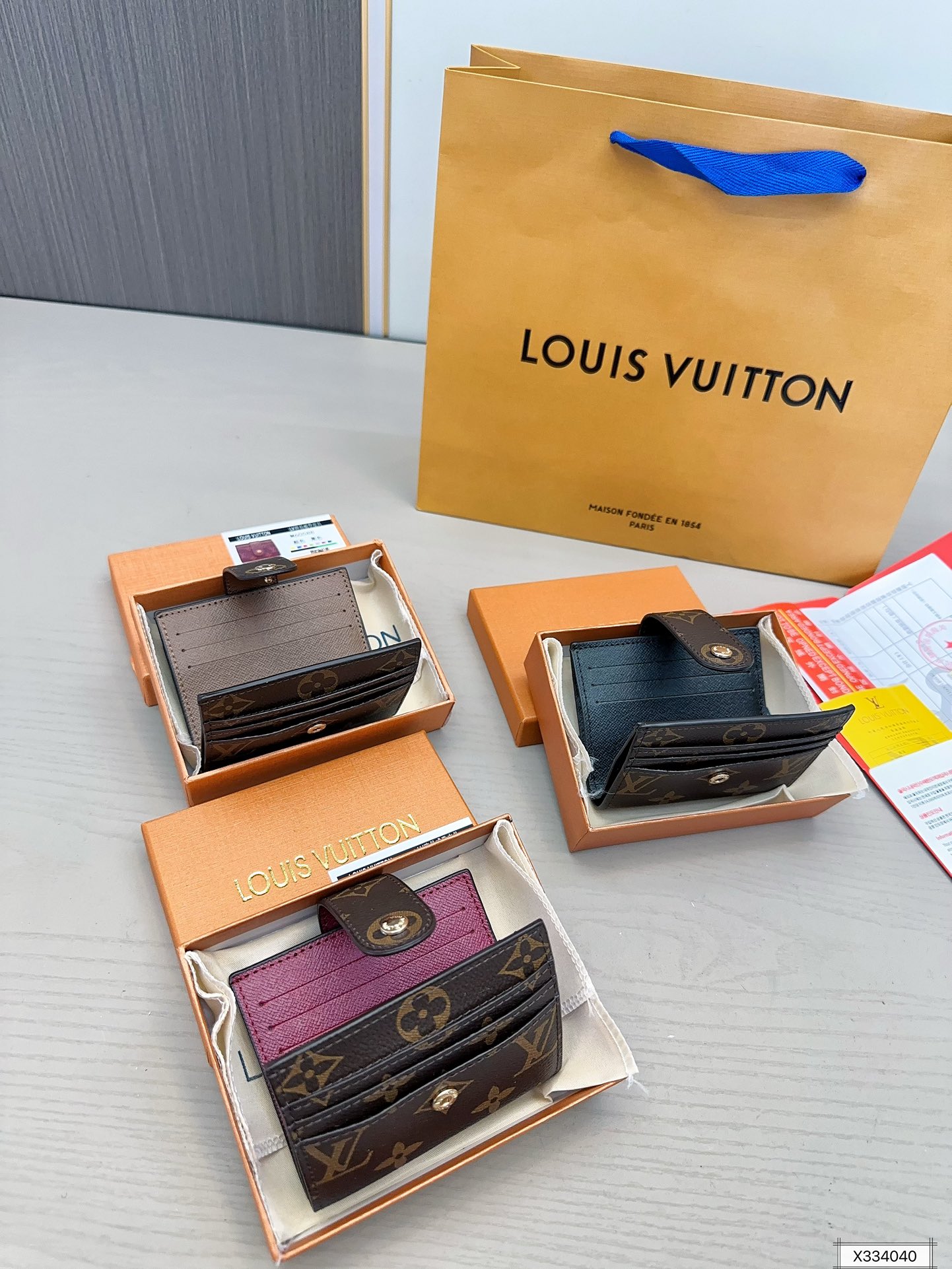 LV Wallet & Card Holder