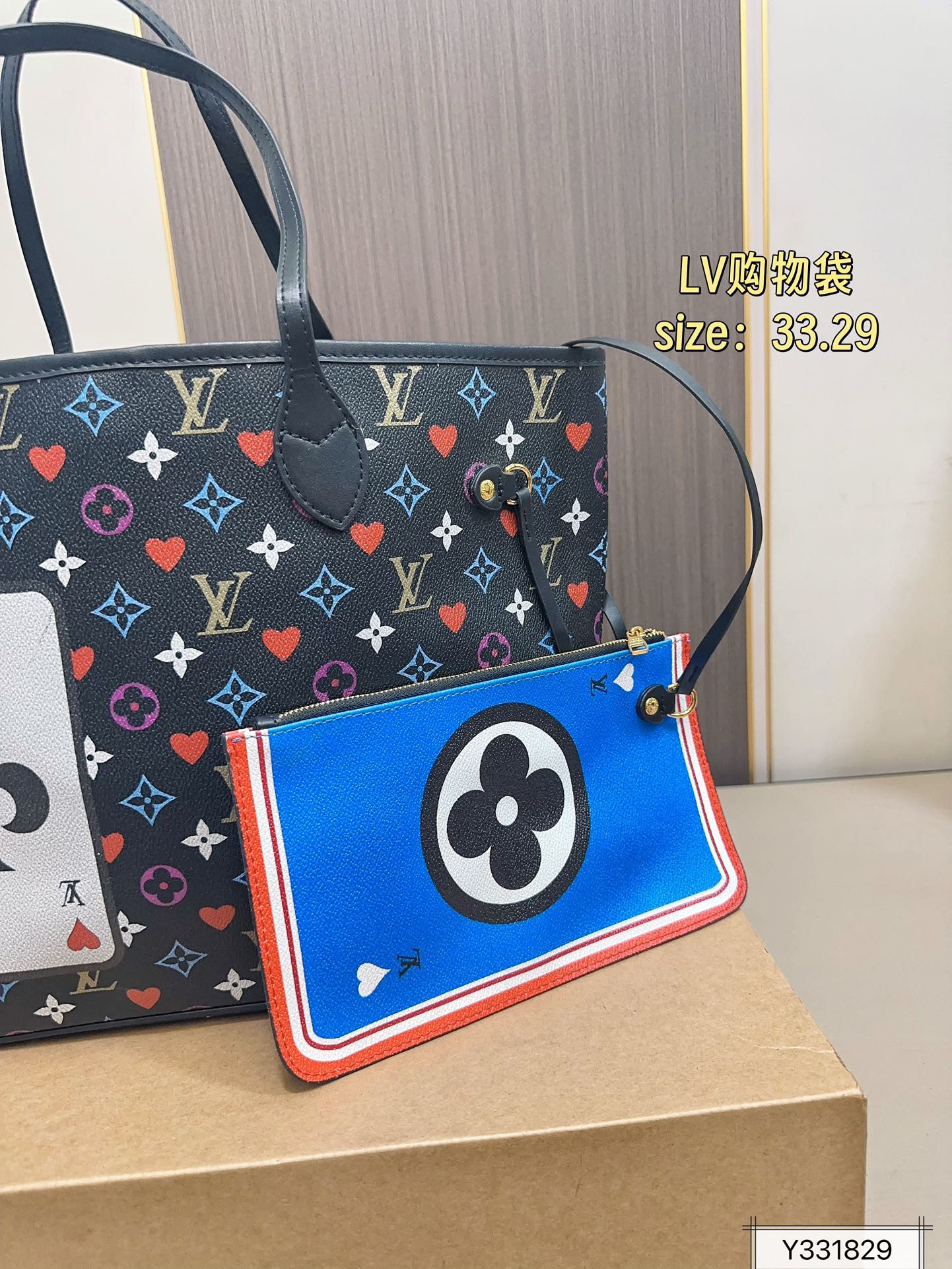 💰175
Lv Neverfull 经典入门款购物袋
骨灰级产物！经典到无可复制！
最最最经典畅销颜色！尺寸33.29