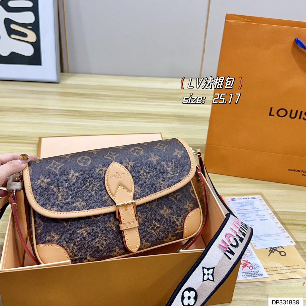 Alternative view of Louis Vuitton Belt 10502