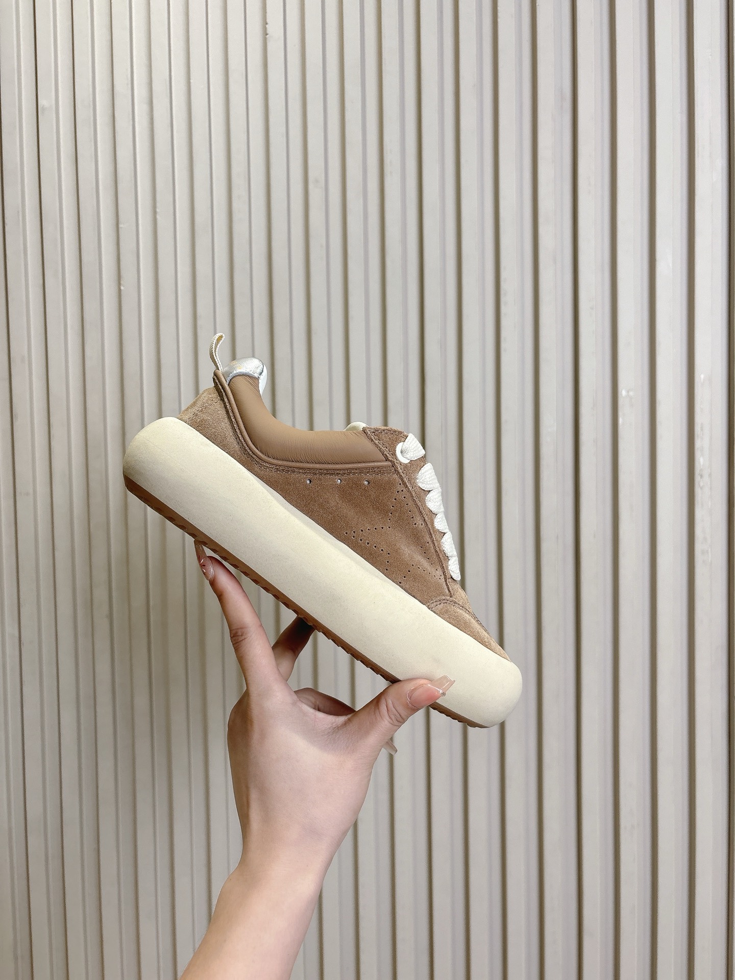 GGDB ~~ Golden Goose Deluxe Brand ~~ Zapatos de pan de la serie espacial; zapatos de papá; calzado deportivo;…