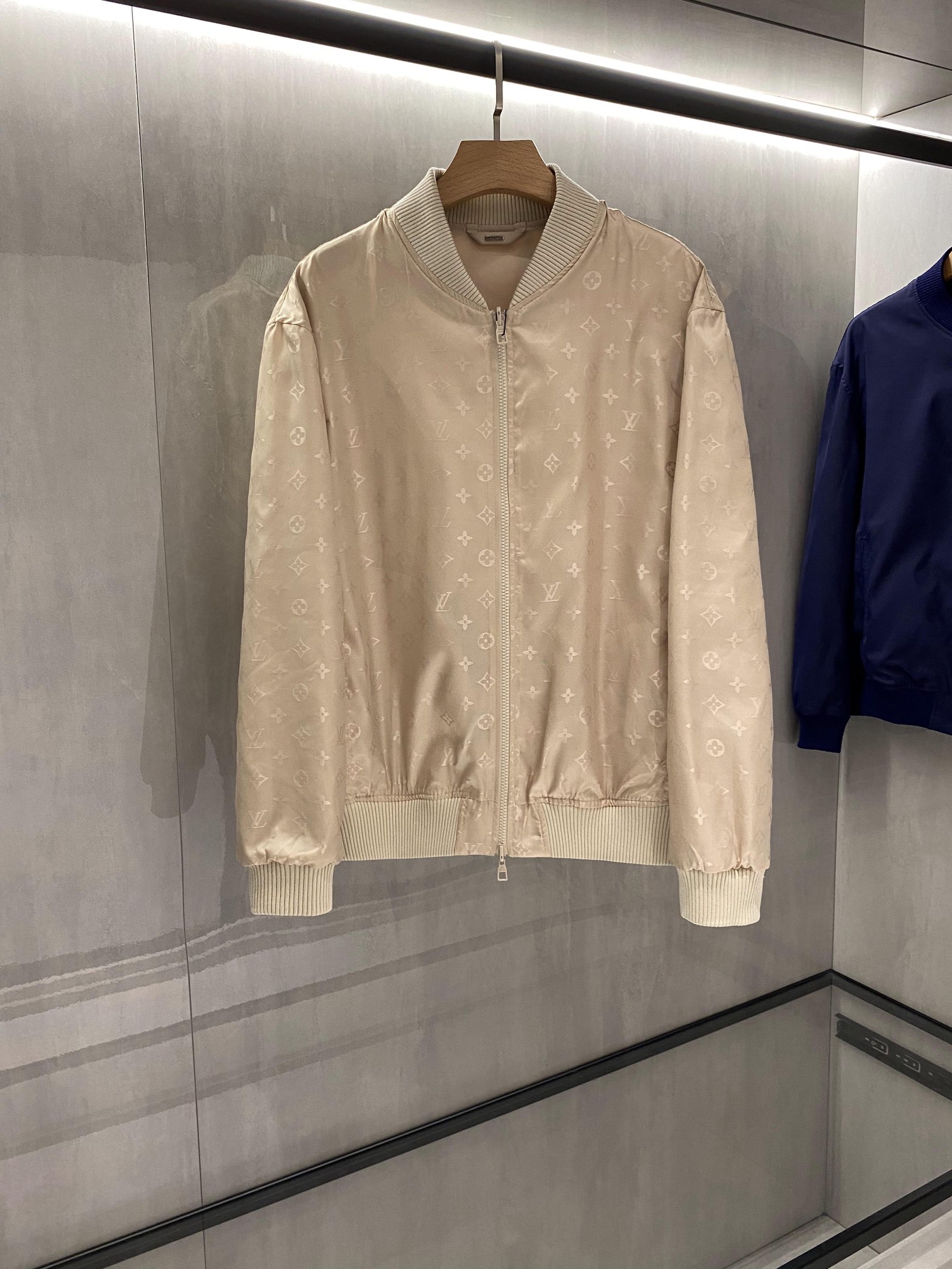 新品)Louis Vuitton立领外套 级一致 日本代 2