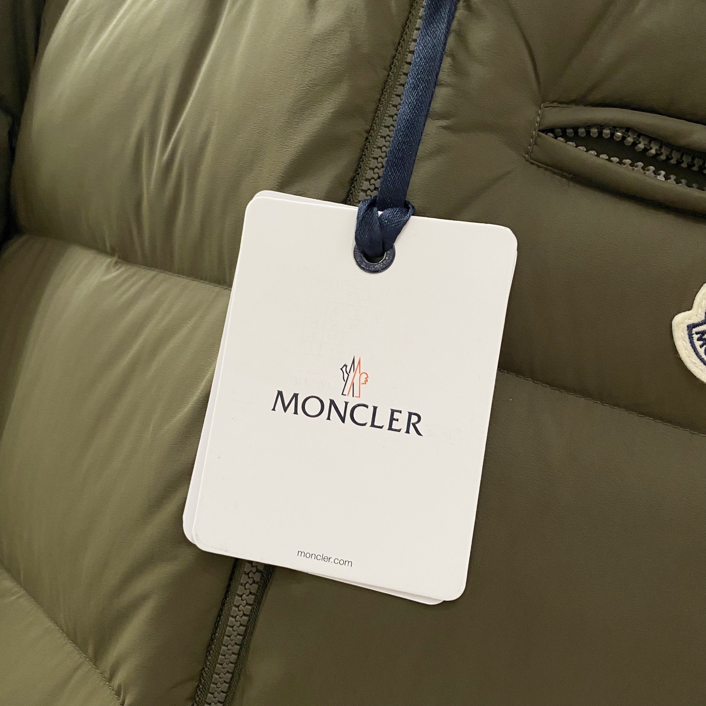 军绿色特写篇展示……连帽可脱卸