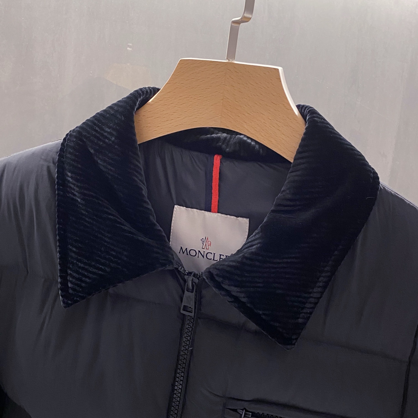 黑色特写篇展示……