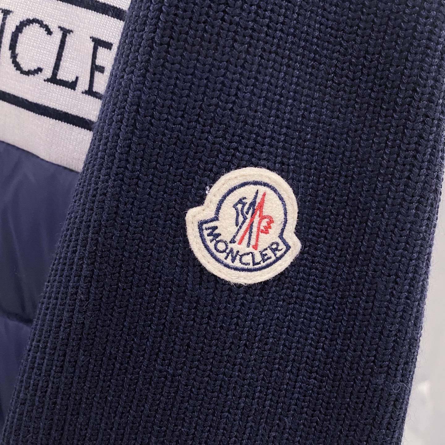 藏蓝色特写篇展示……针织袖高端羽绒服90国标白鸭绒