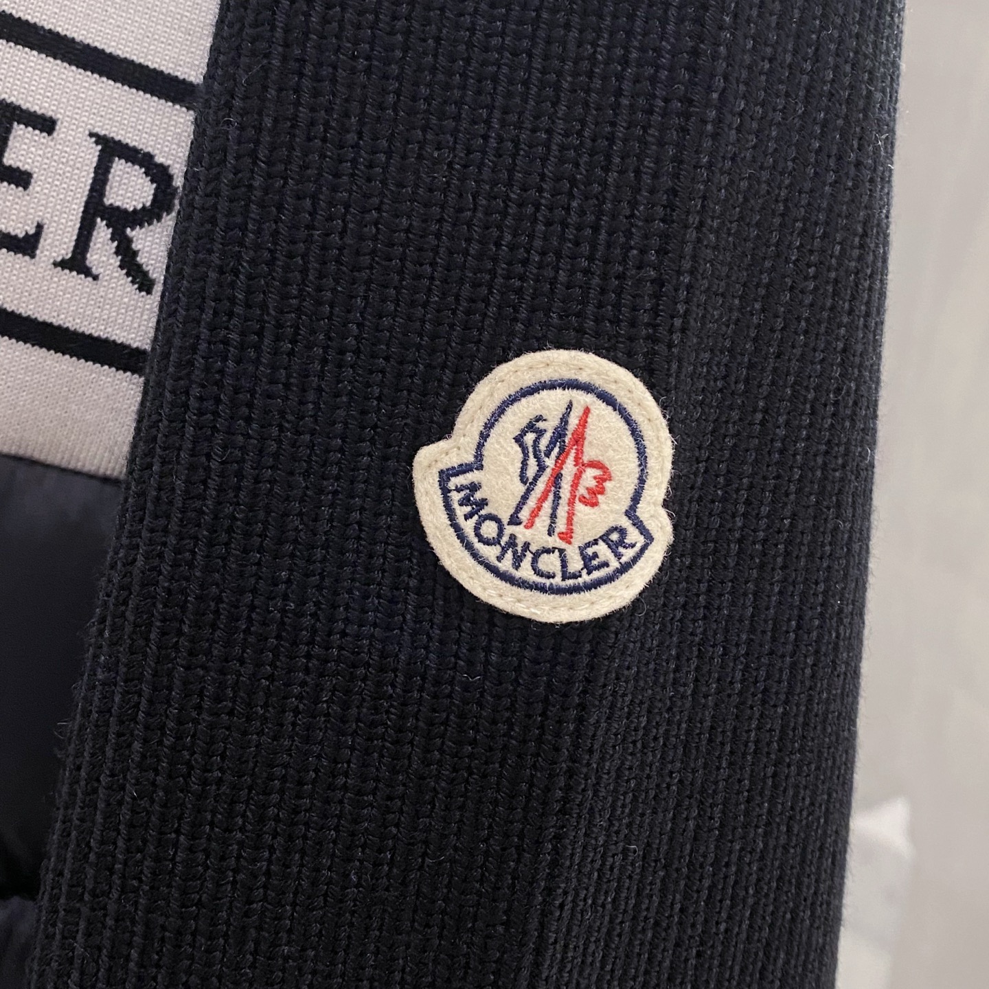 黑色特写篇展示……