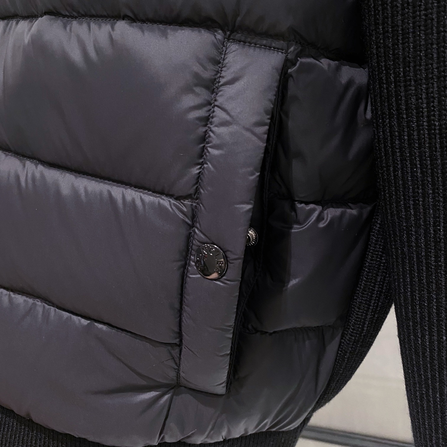 黑色特写篇展示……