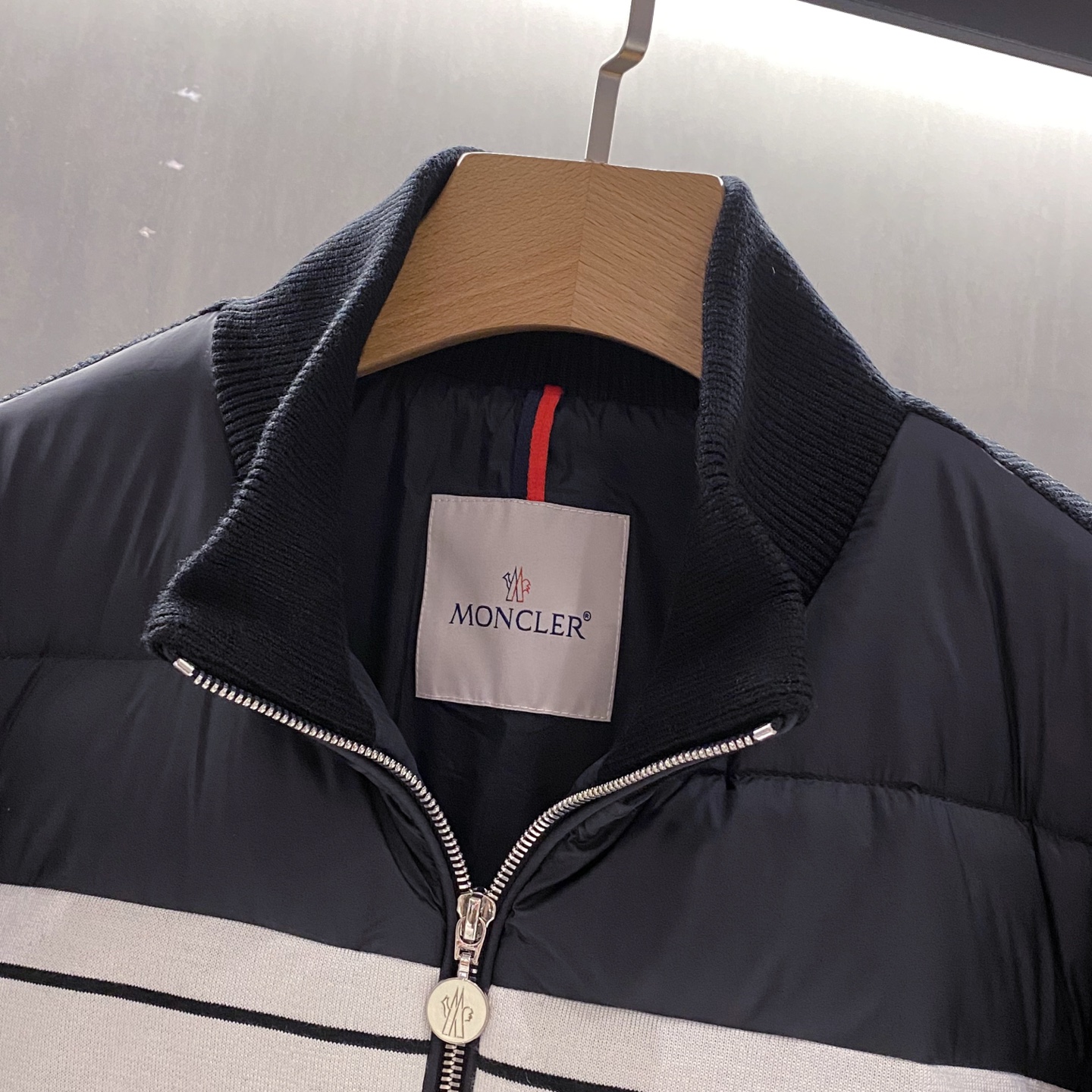 黑色特写篇展示……