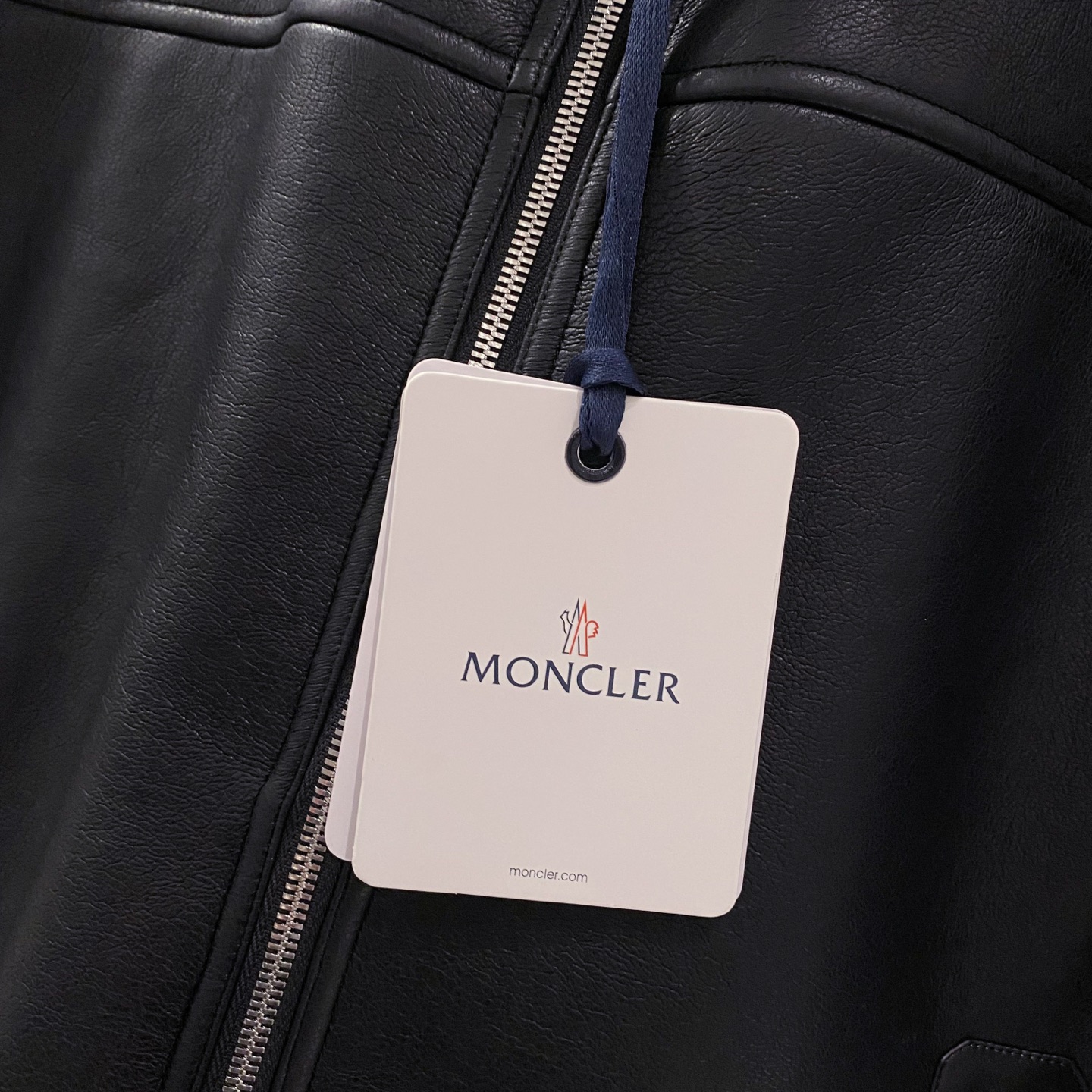 黑色特写篇展示……