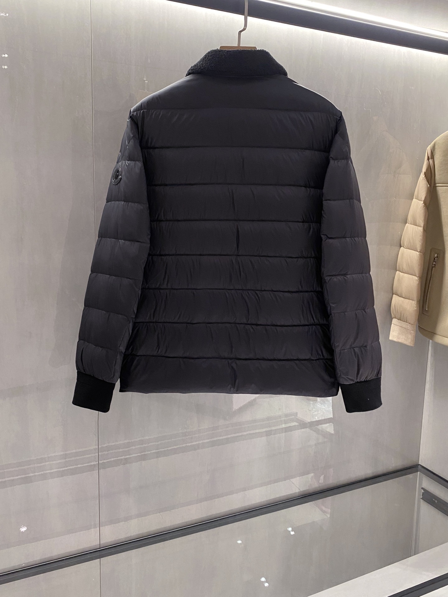 黑色特写篇展示……