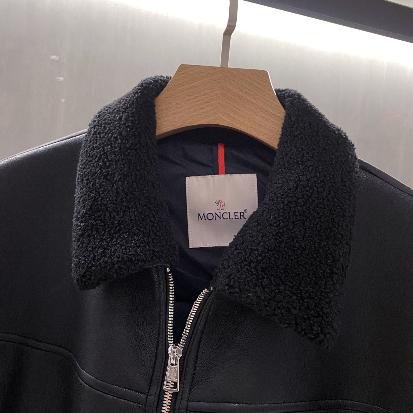 黑色特写篇展示……