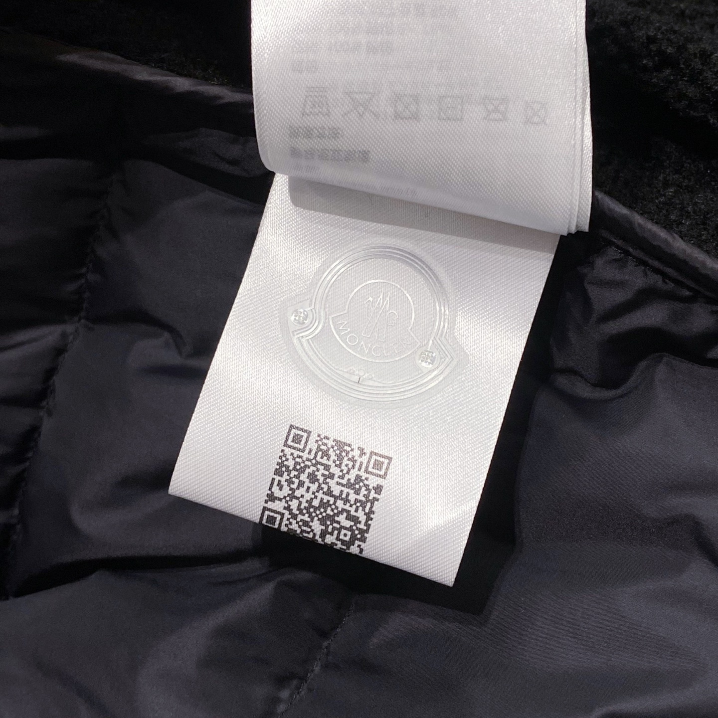 黑色特写篇展示……