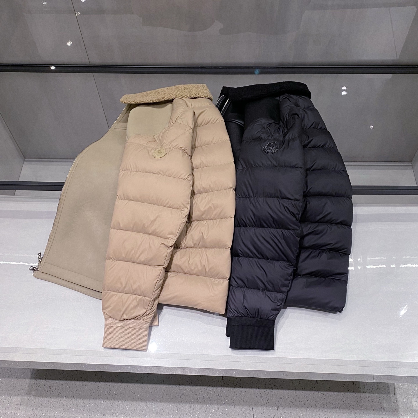 MON25FW秋冬新款科技尼龙羊羔毛拼接翻领羽绒夹克，LL男士超奢华皮毛拼接短款拉链羽绒服外套！贸易公司