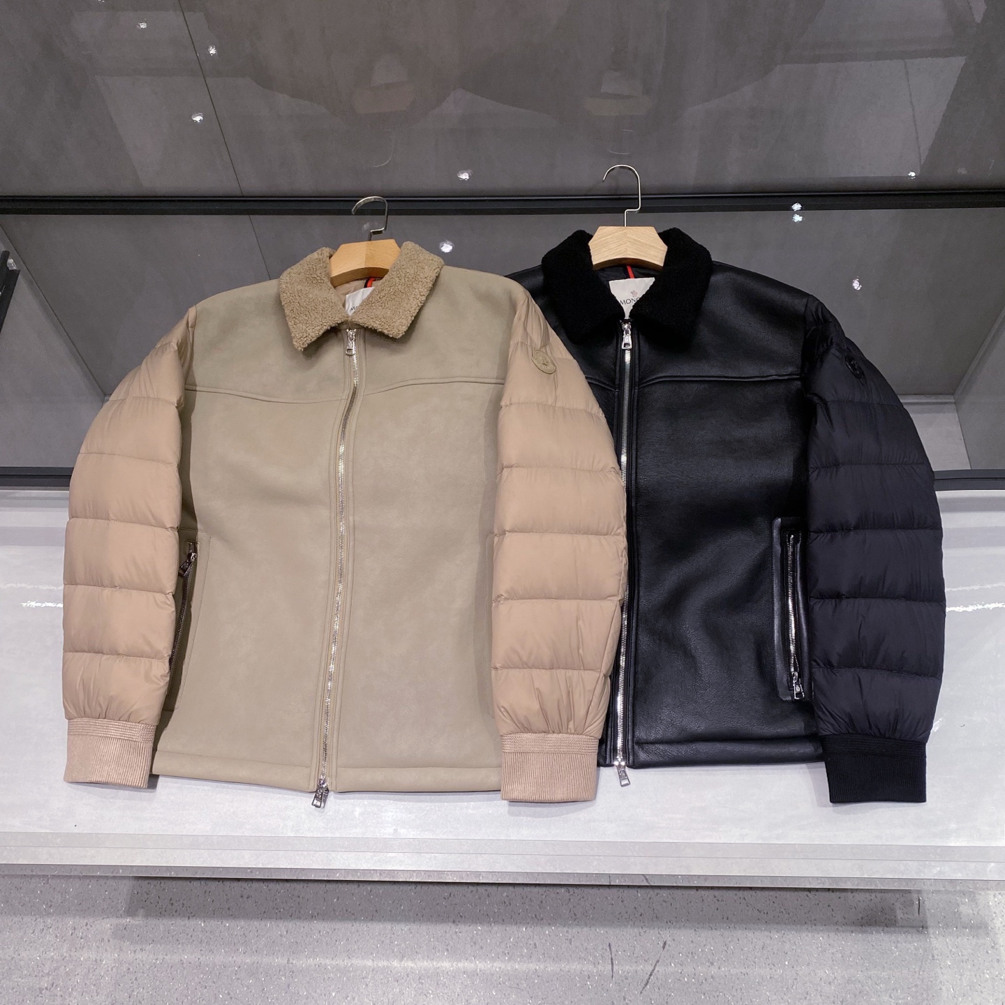 MON25FW秋冬新款科技尼龙羊羔毛拼接翻领羽绒夹克，LL男士超奢华皮毛拼接短款拉链羽绒服外套！贸易公司