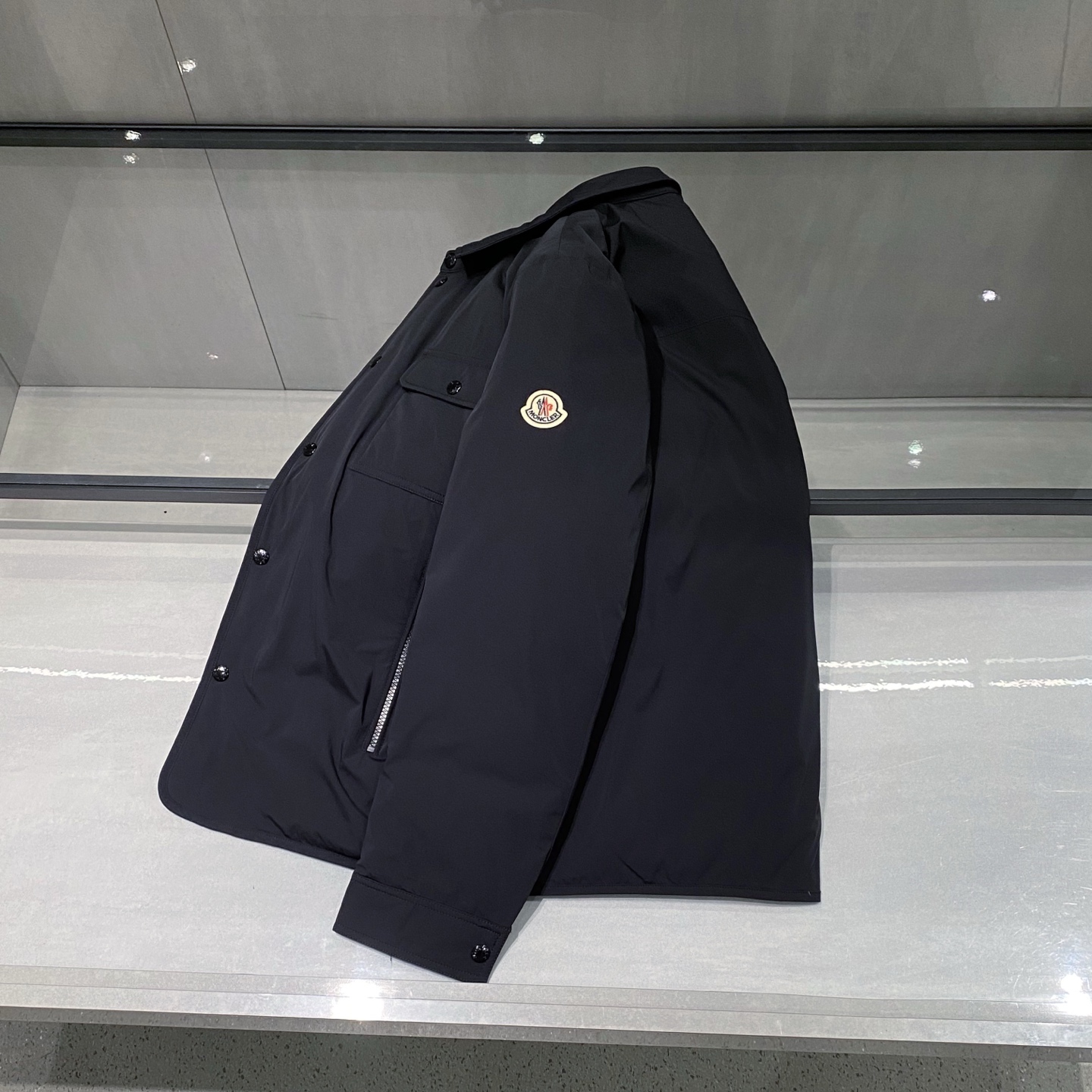 (新品)特级羽绒⬆️Moncler 轻商务Giubbotto 男士羽绒衬衫式夹克外套.鹅绒填充.🎁出厂标