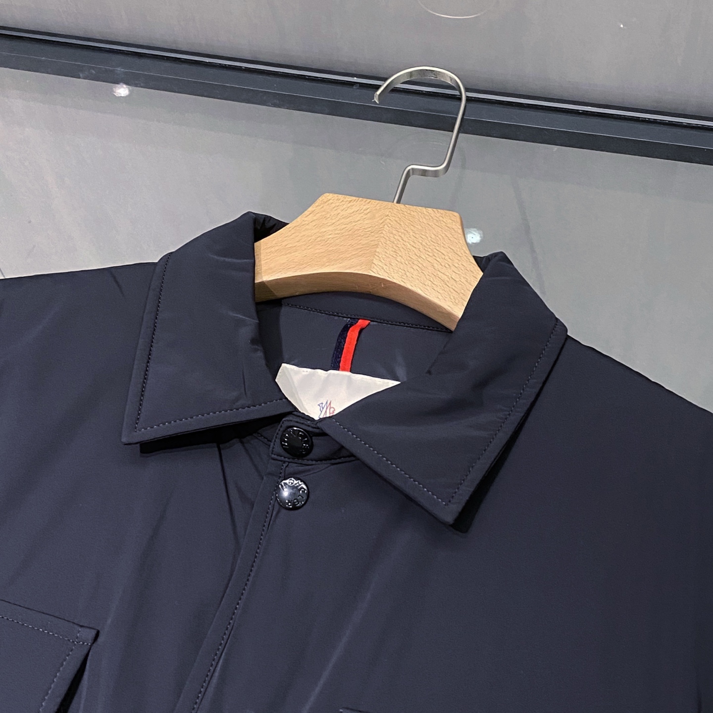 (新品)特级羽绒⬆️Moncler 轻商务Giubbotto 男士羽绒衬衫式夹克外套.鹅绒填充.🎁出厂标