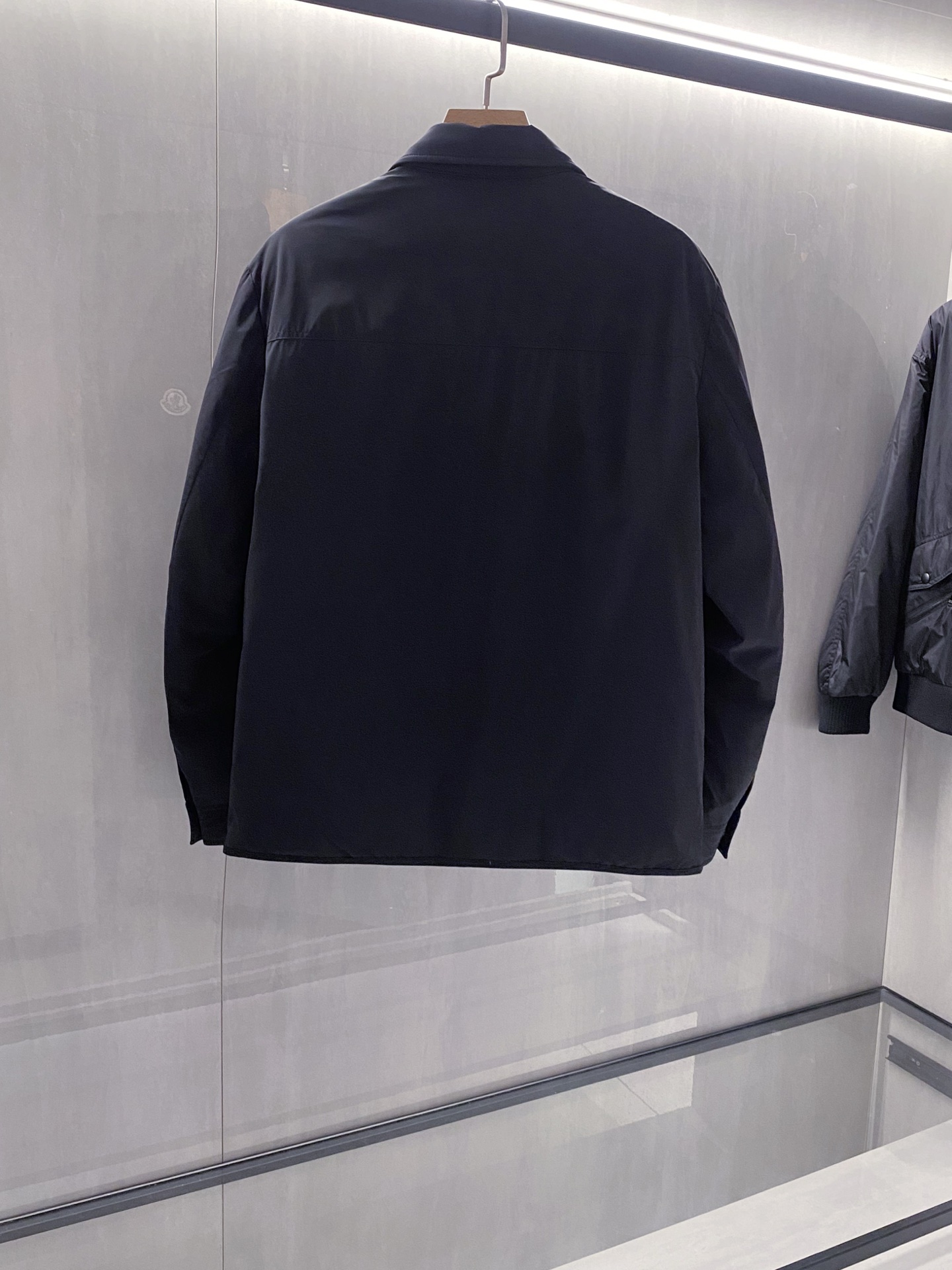 (新品)特级羽绒⬆️Moncler 轻商务Giubbotto 男士羽绒衬衫式夹克外套.鹅绒填充.🎁出厂标