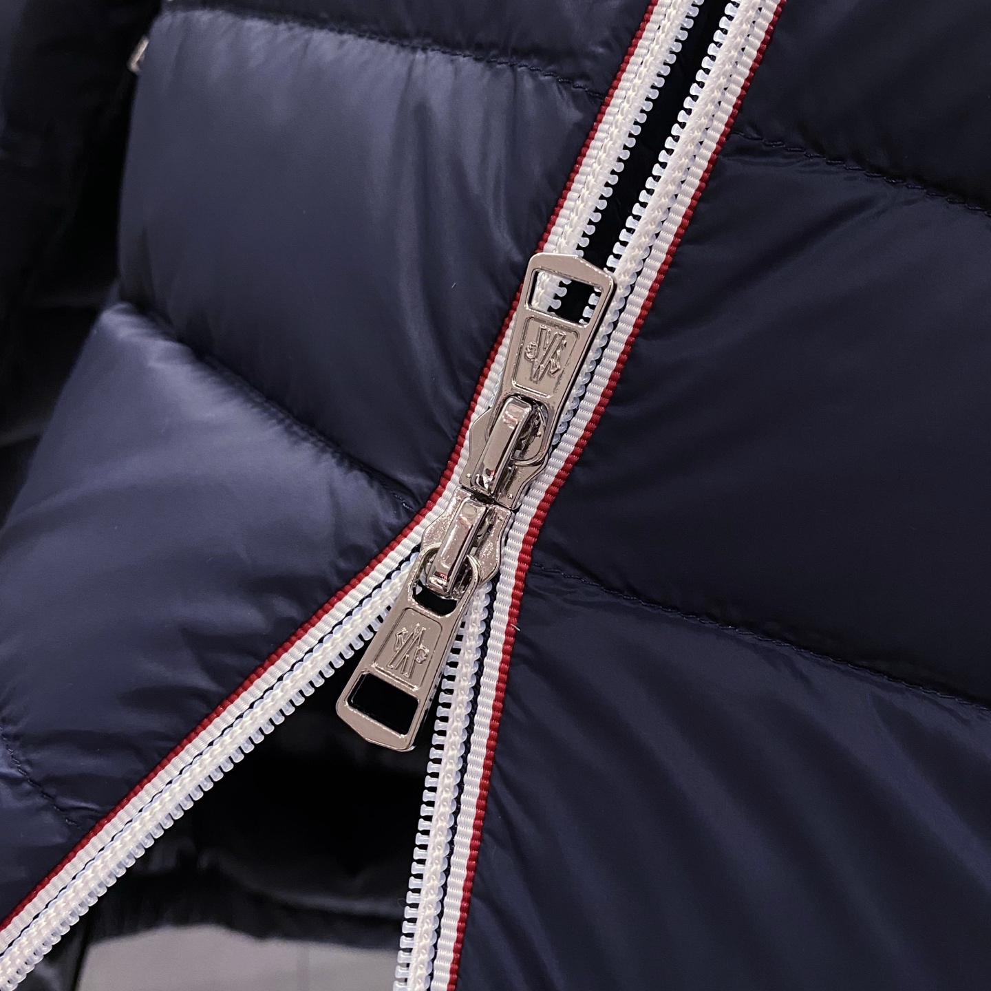 蓝色特写篇展示……