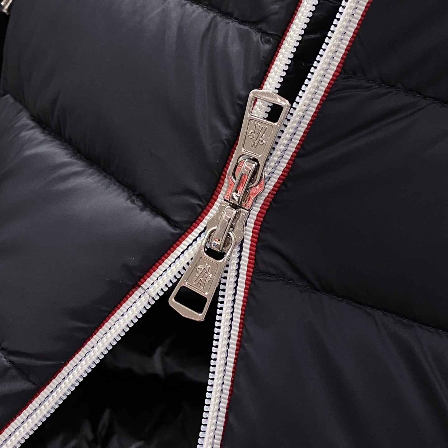 黑色特写篇展示……