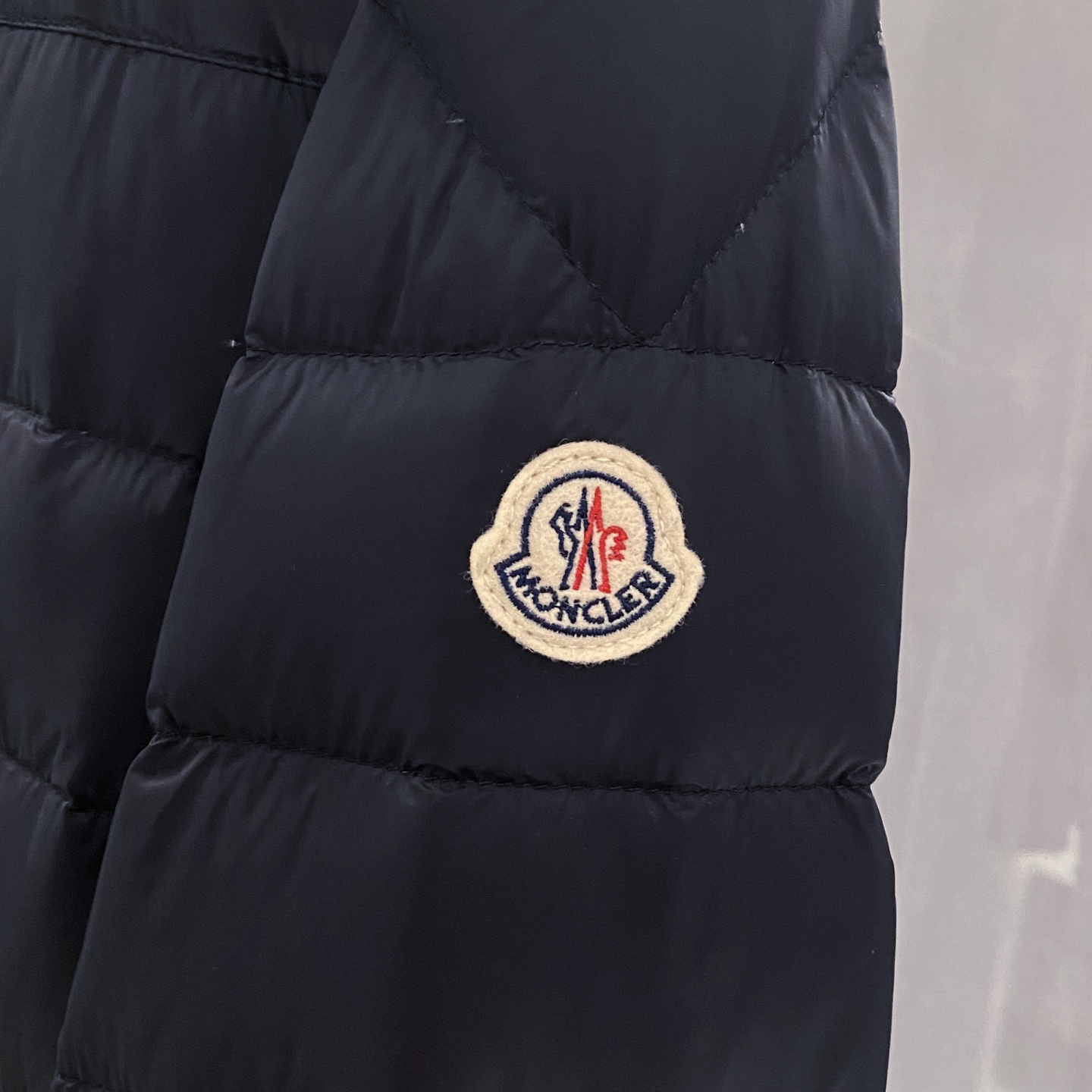 黑色特写篇展示……