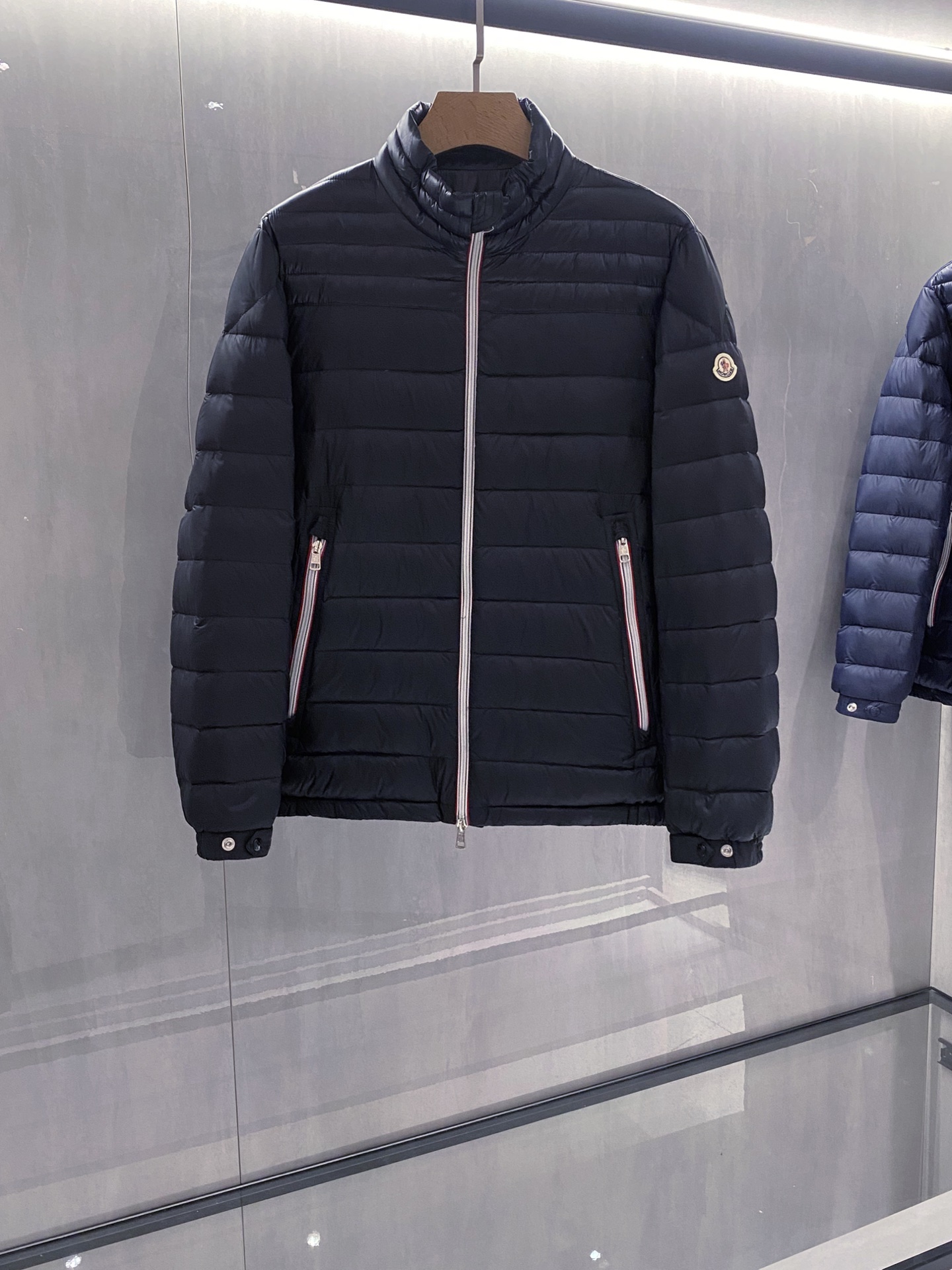 黑色特写篇展示……