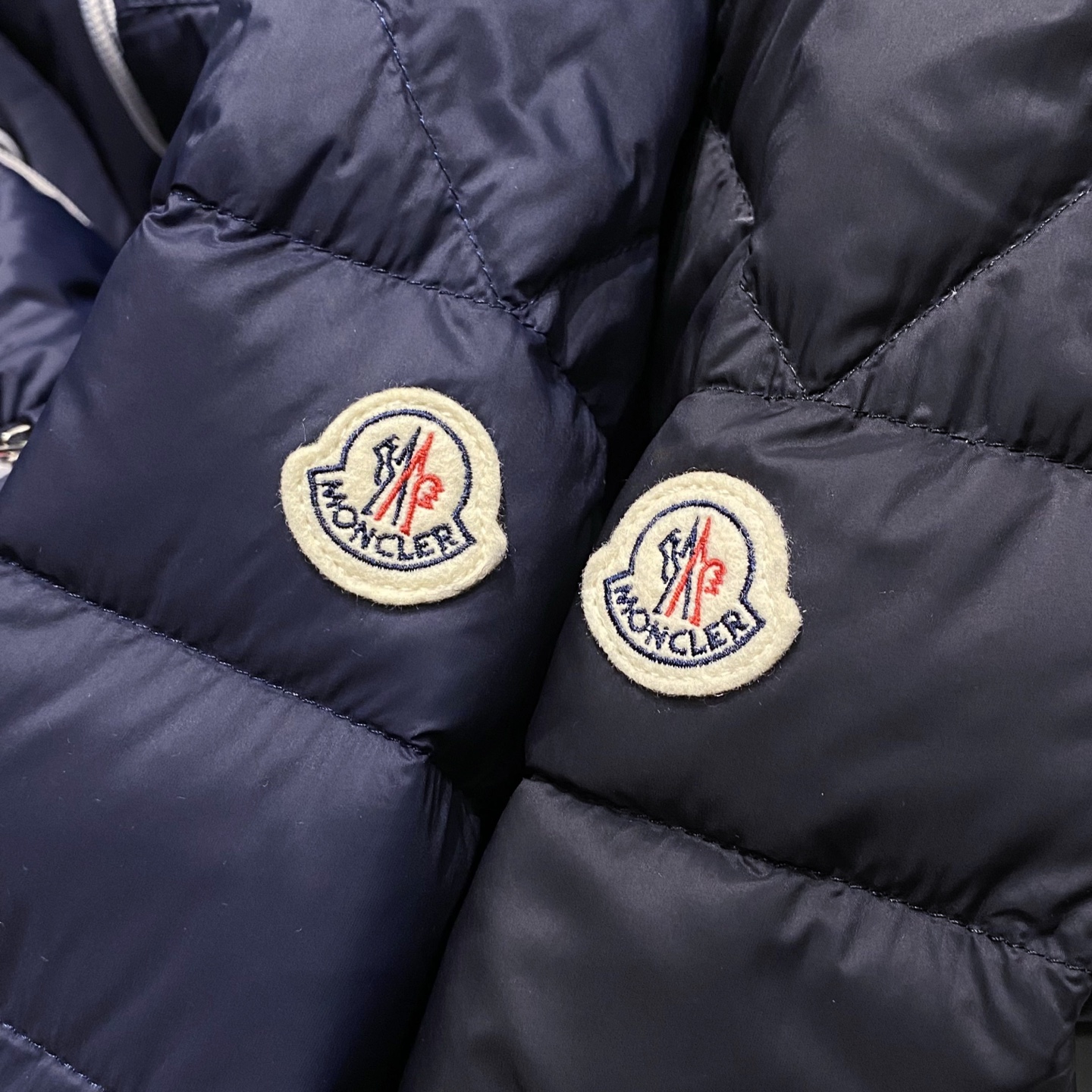 新品)2025秋冬🆕Mon*ler AverPle排骨款拼接立领羽绒服外套时尚AverPle经典款,新颖