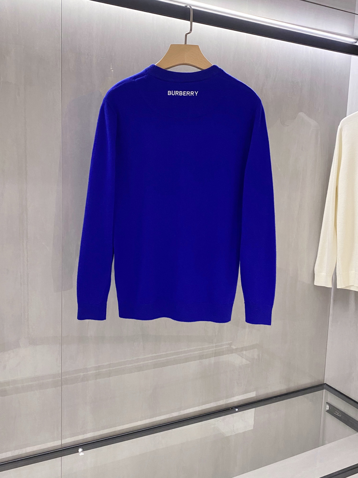 。克莱因蓝特写篇展示……