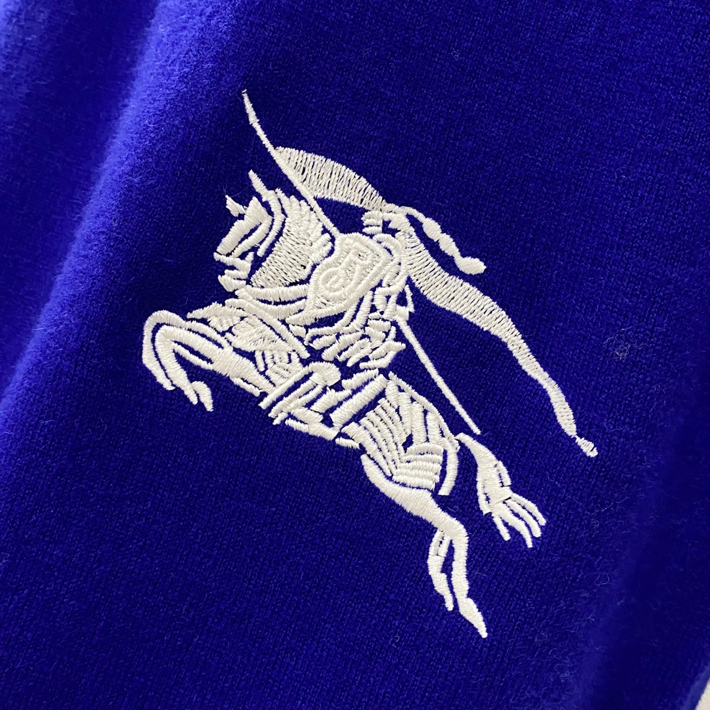 。克莱因蓝特写篇展示……