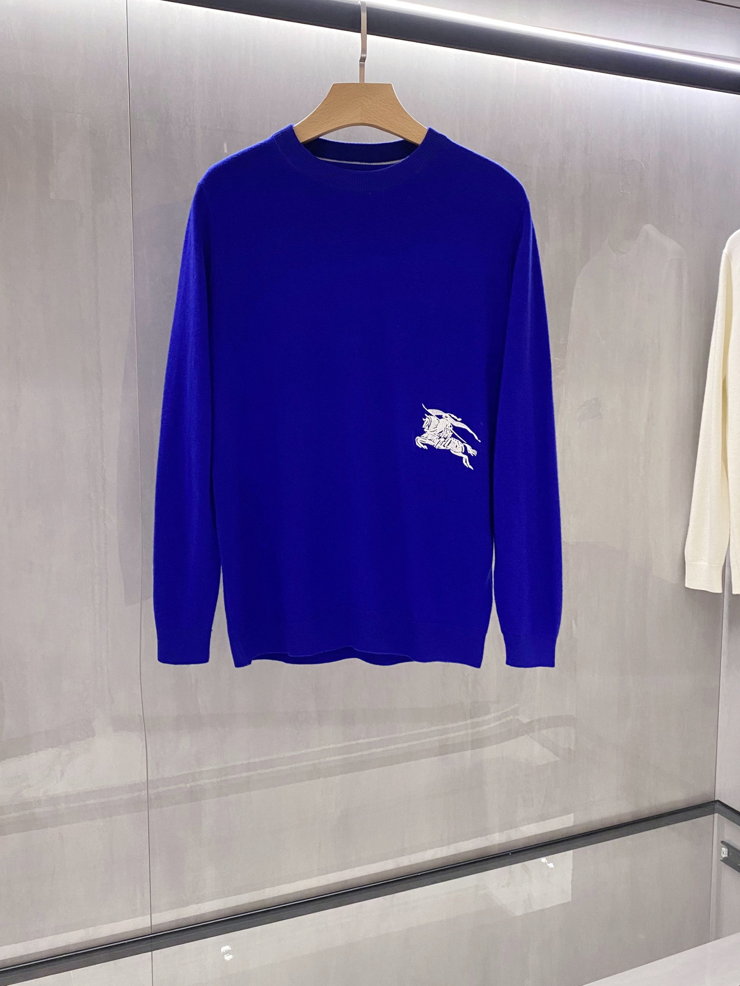 。克莱因蓝特写篇展示……