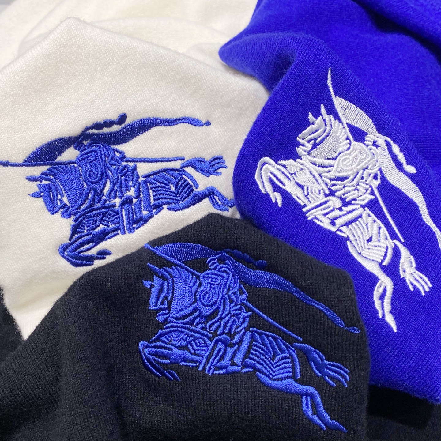 (新品)BUR轻奢昂贵羊绒衫！意大利代工厂出品！巴宝莉Burberry 官网秋冬男士轻奢战马刺绣徽标羊绒