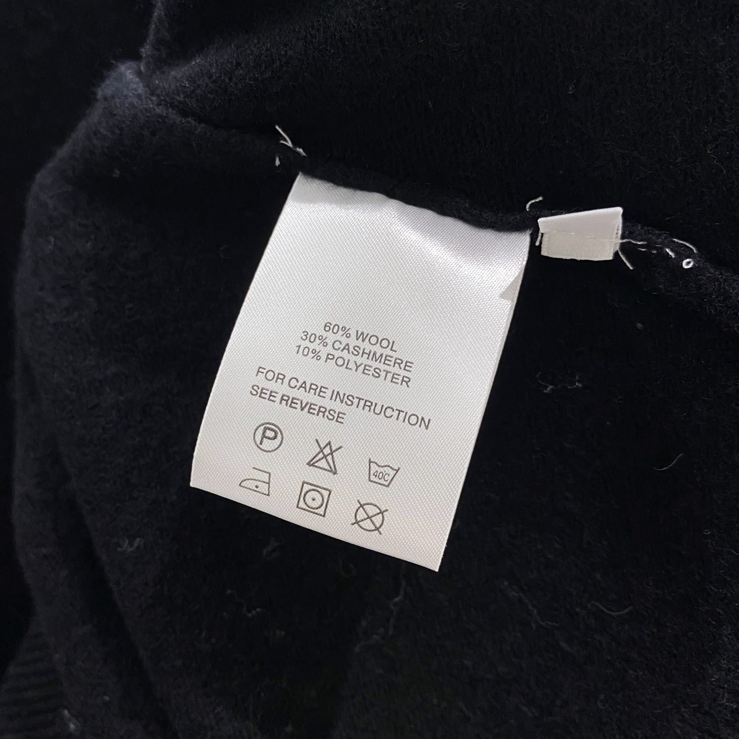 。黑色特写篇展示……