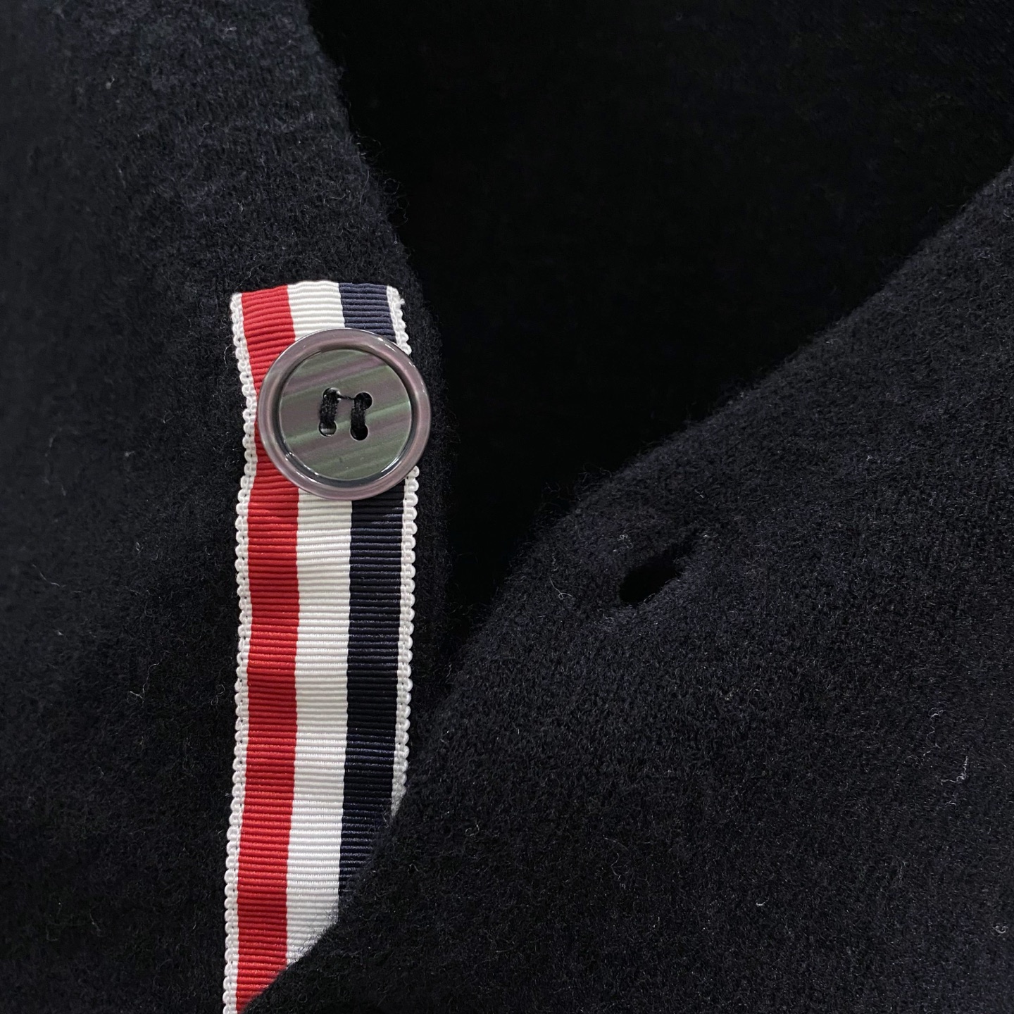 。黑色特写篇展示……