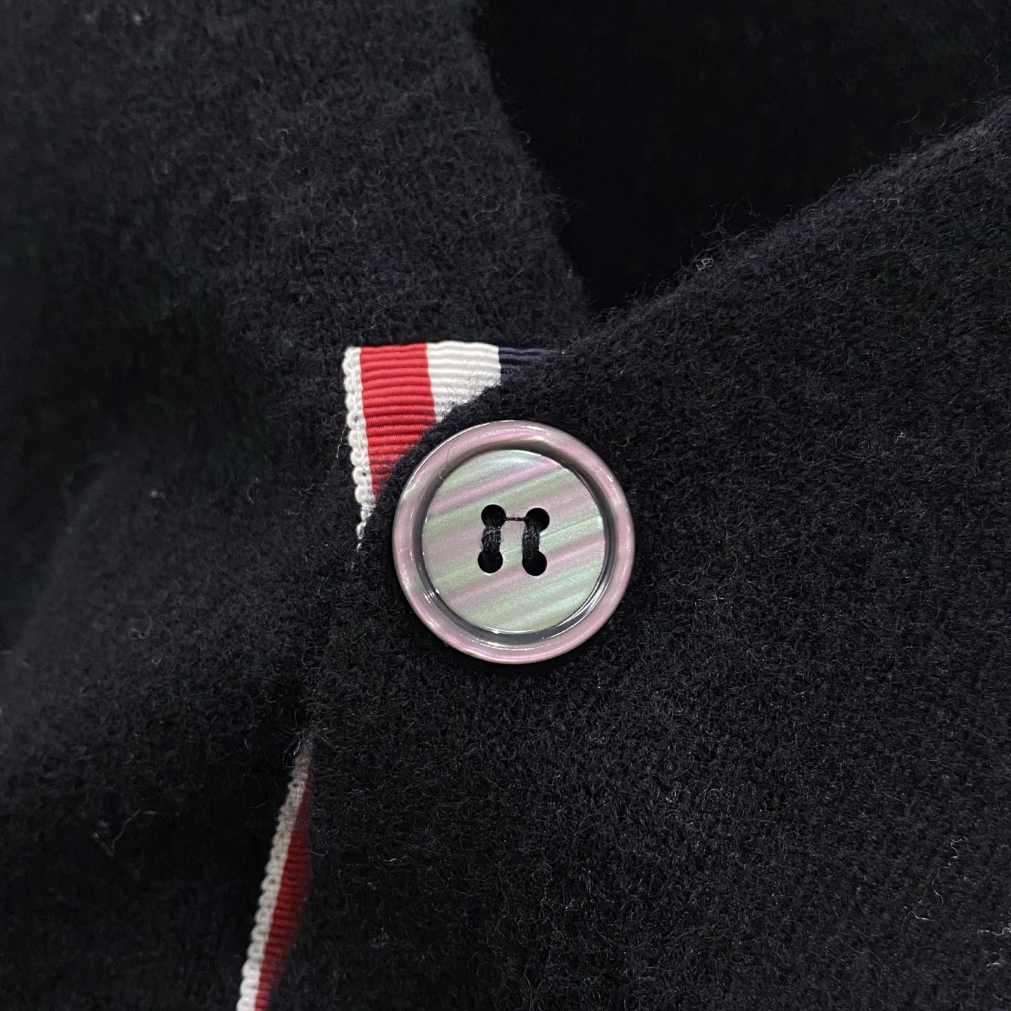 。黑色特写篇展示……