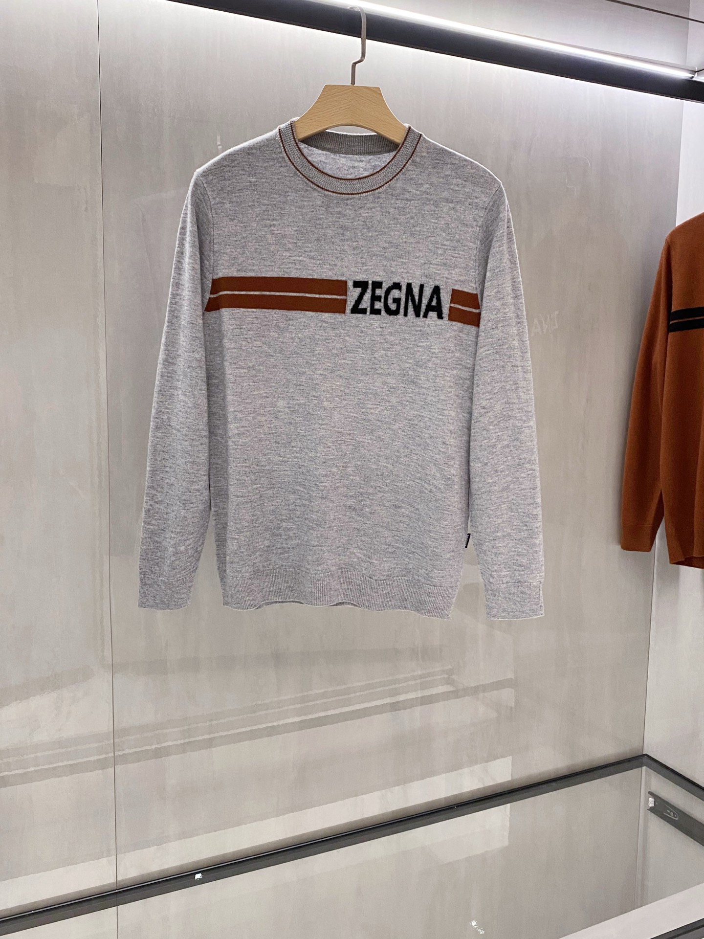 。灰色特写篇展示……