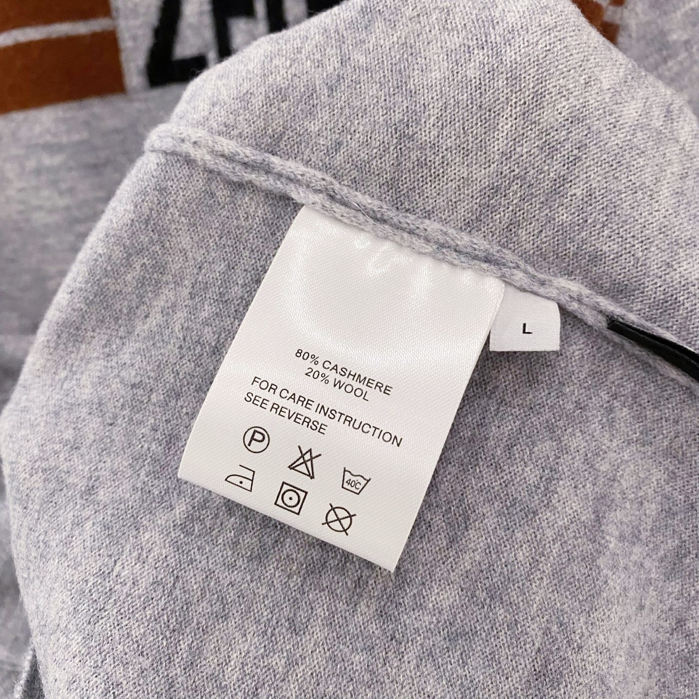 。灰色特写篇展示……