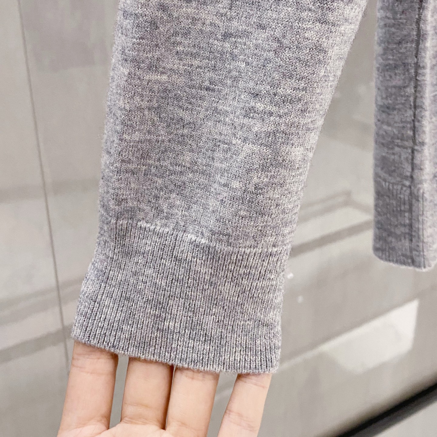 。灰色特写篇展示……