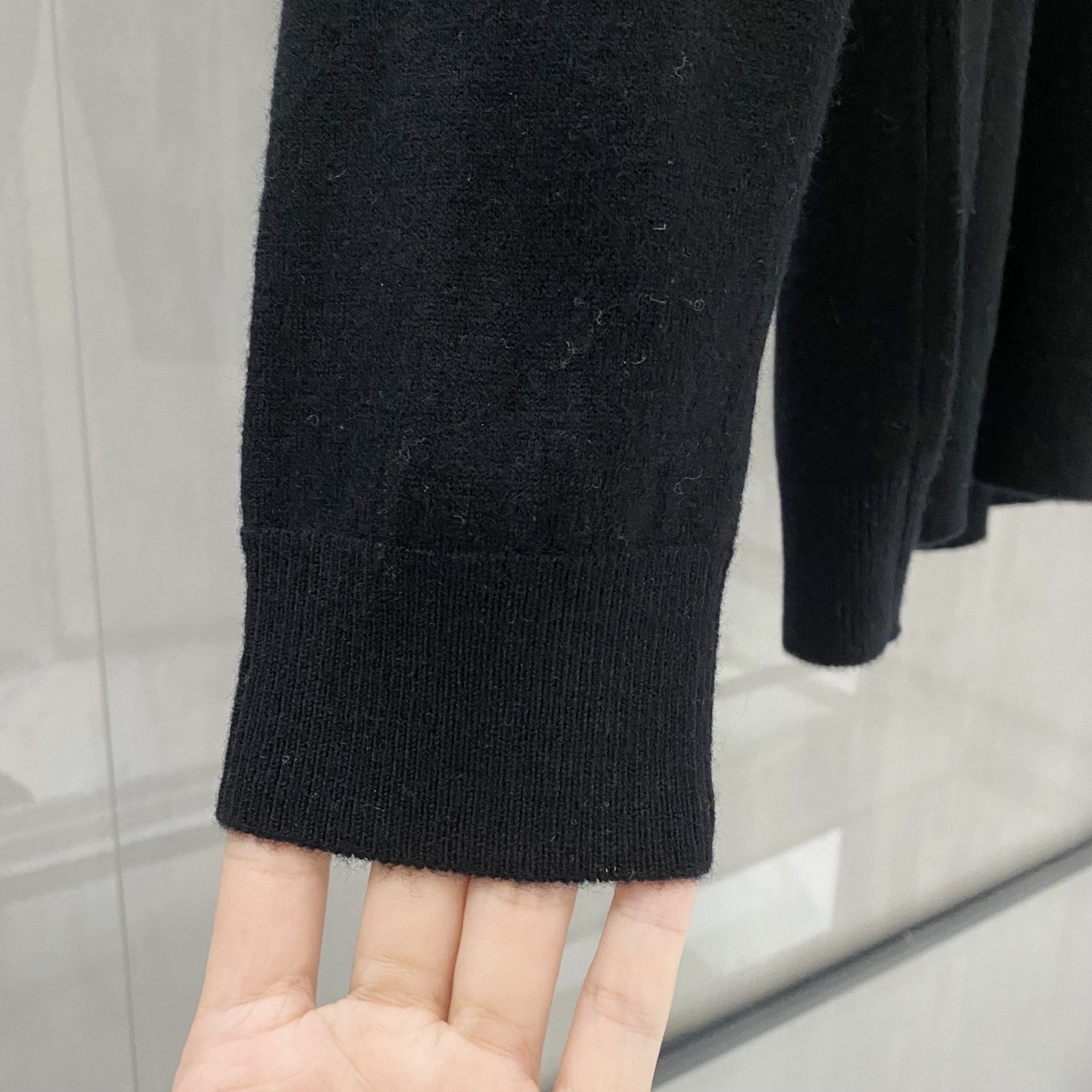 。黑色特写篇展示……