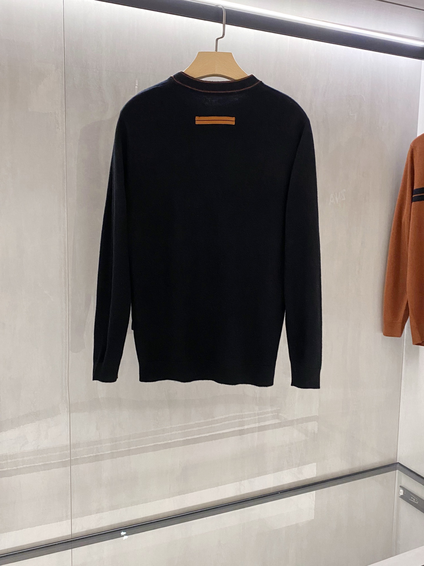 。黑色特写篇展示……