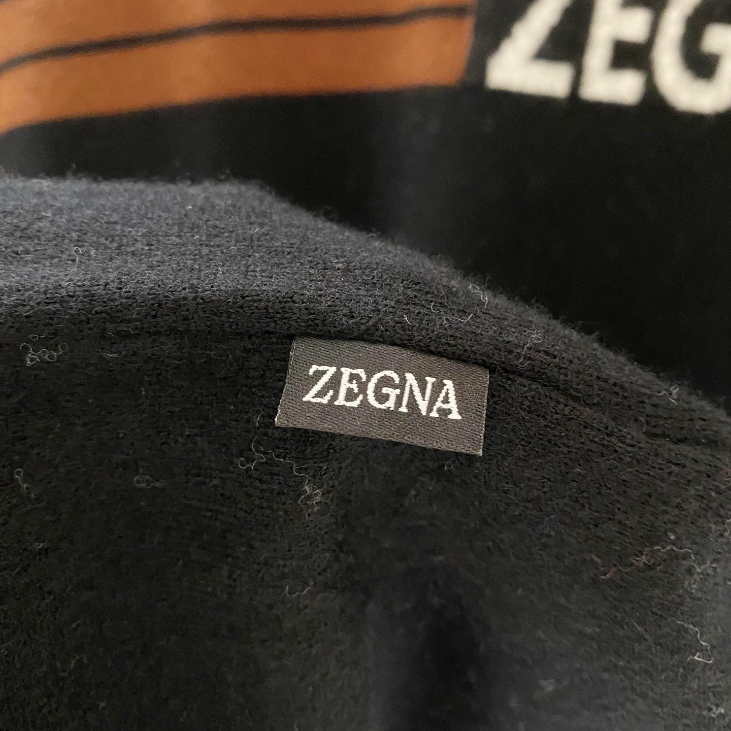 。黑色特写篇展示……