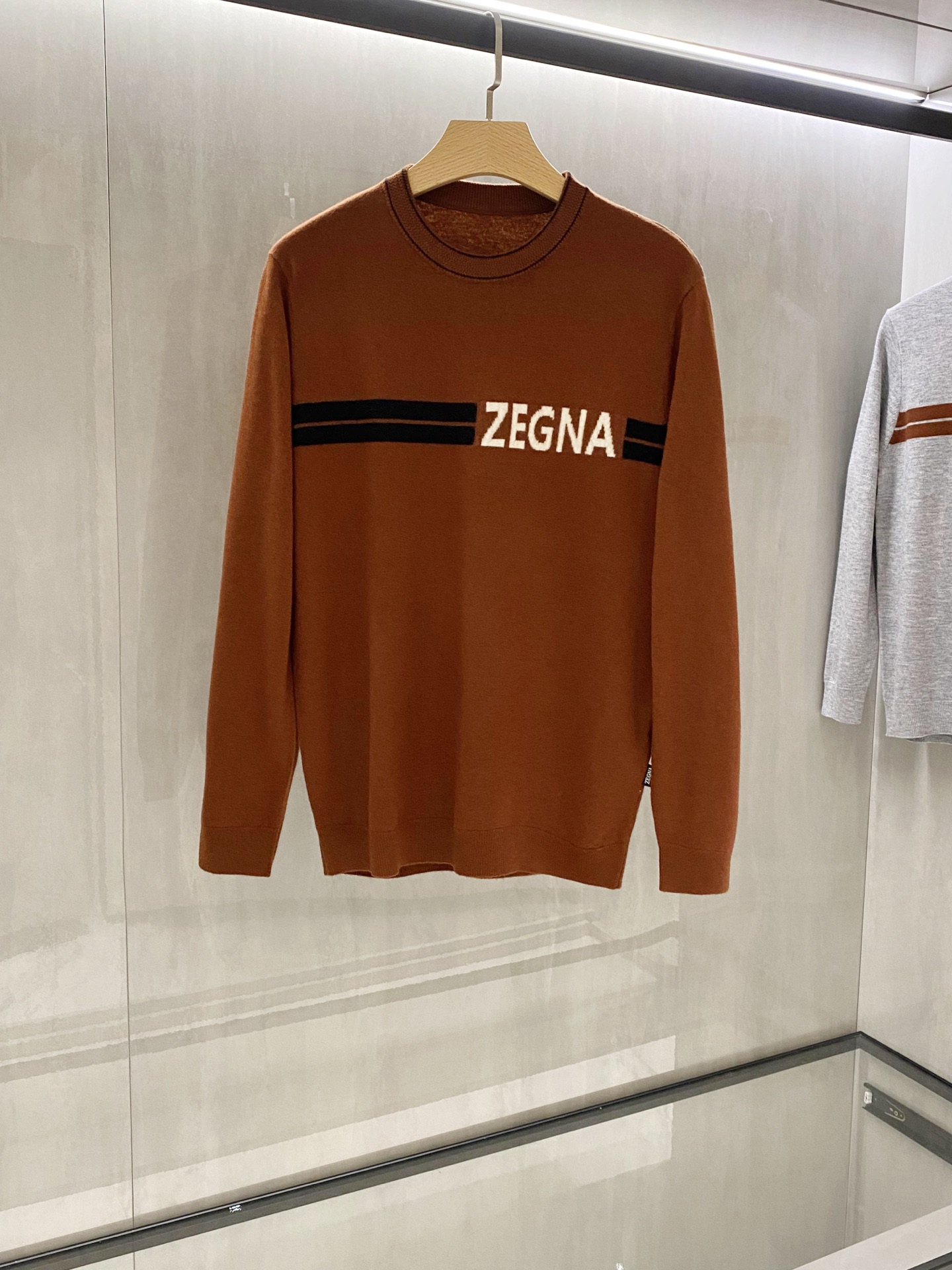 。驼色特写篇展示……