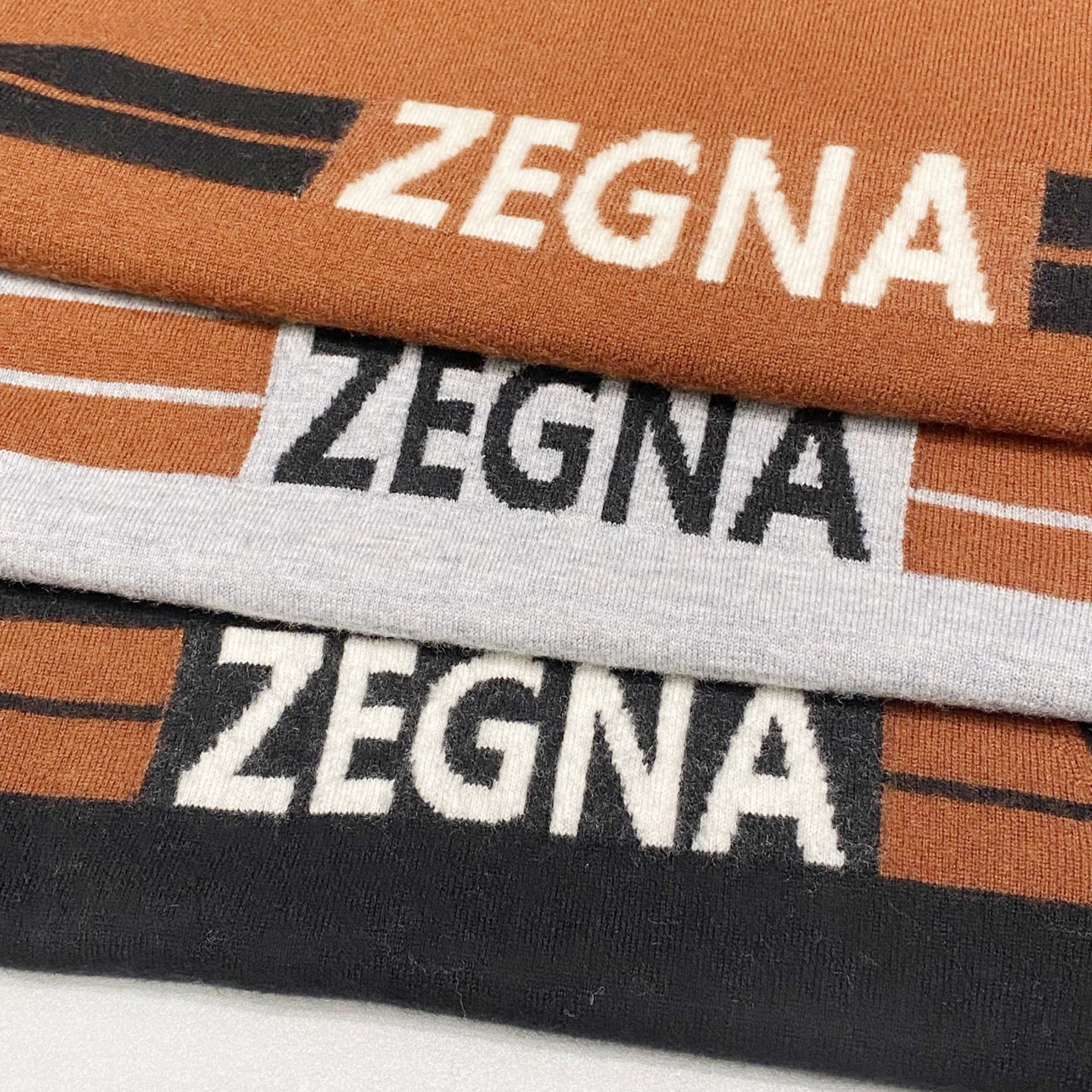 。(新品)贸易公司渠道货 欧柜T台走秀款， 秋冬新款 杰尼Zz家 字母logo刺绣羊绒羊毛棉混纺男士针织