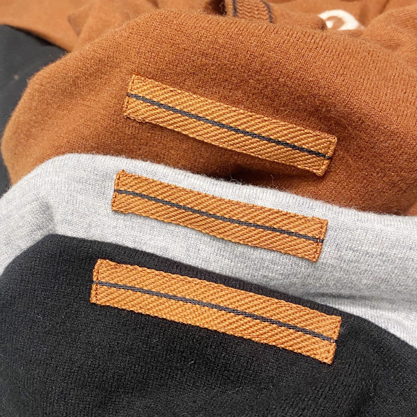 。(新品)贸易公司渠道货 欧柜T台走秀款， 秋冬新款 杰尼Zz家 字母logo刺绣羊绒羊毛棉混纺男士针织