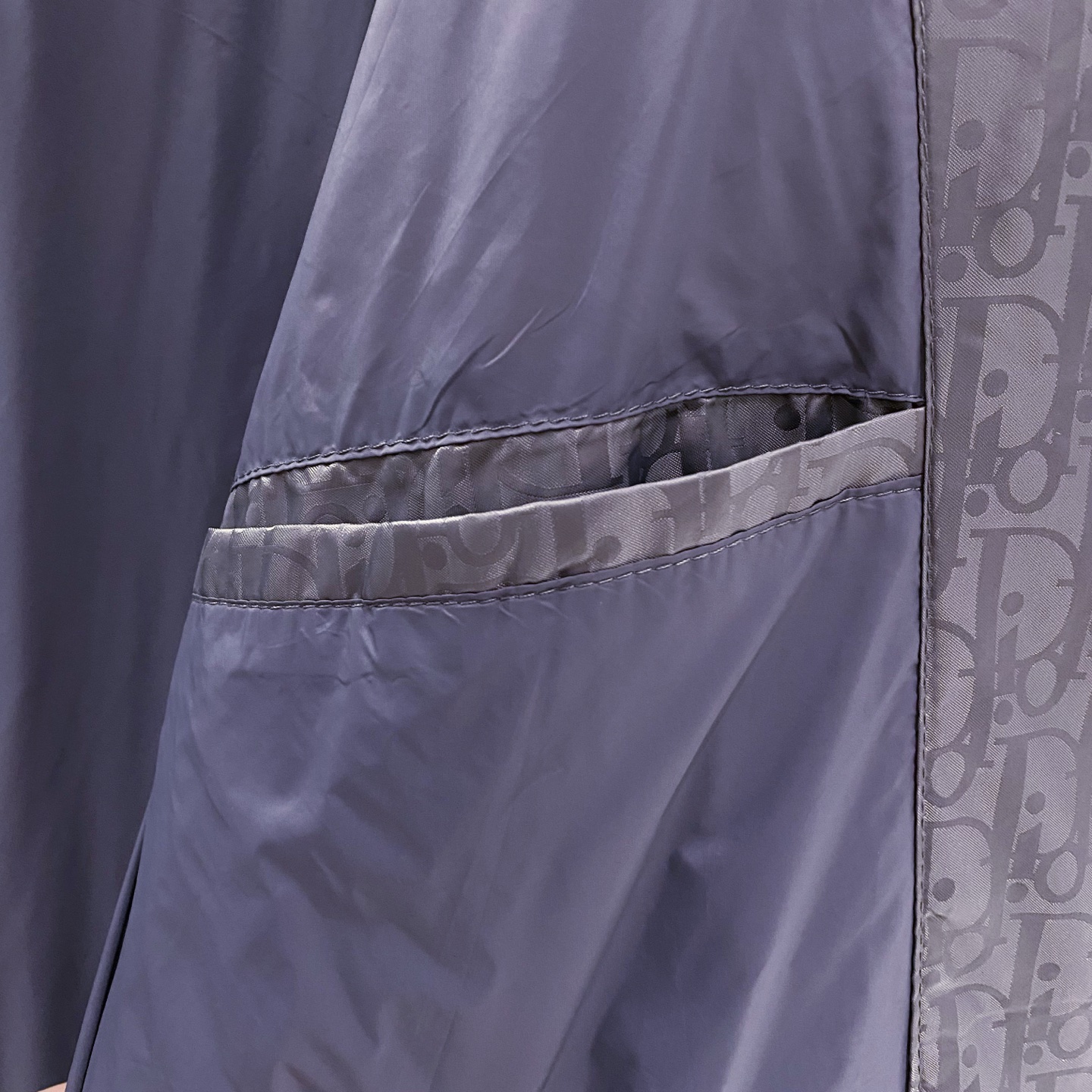 灰色针织连帽羽绒服