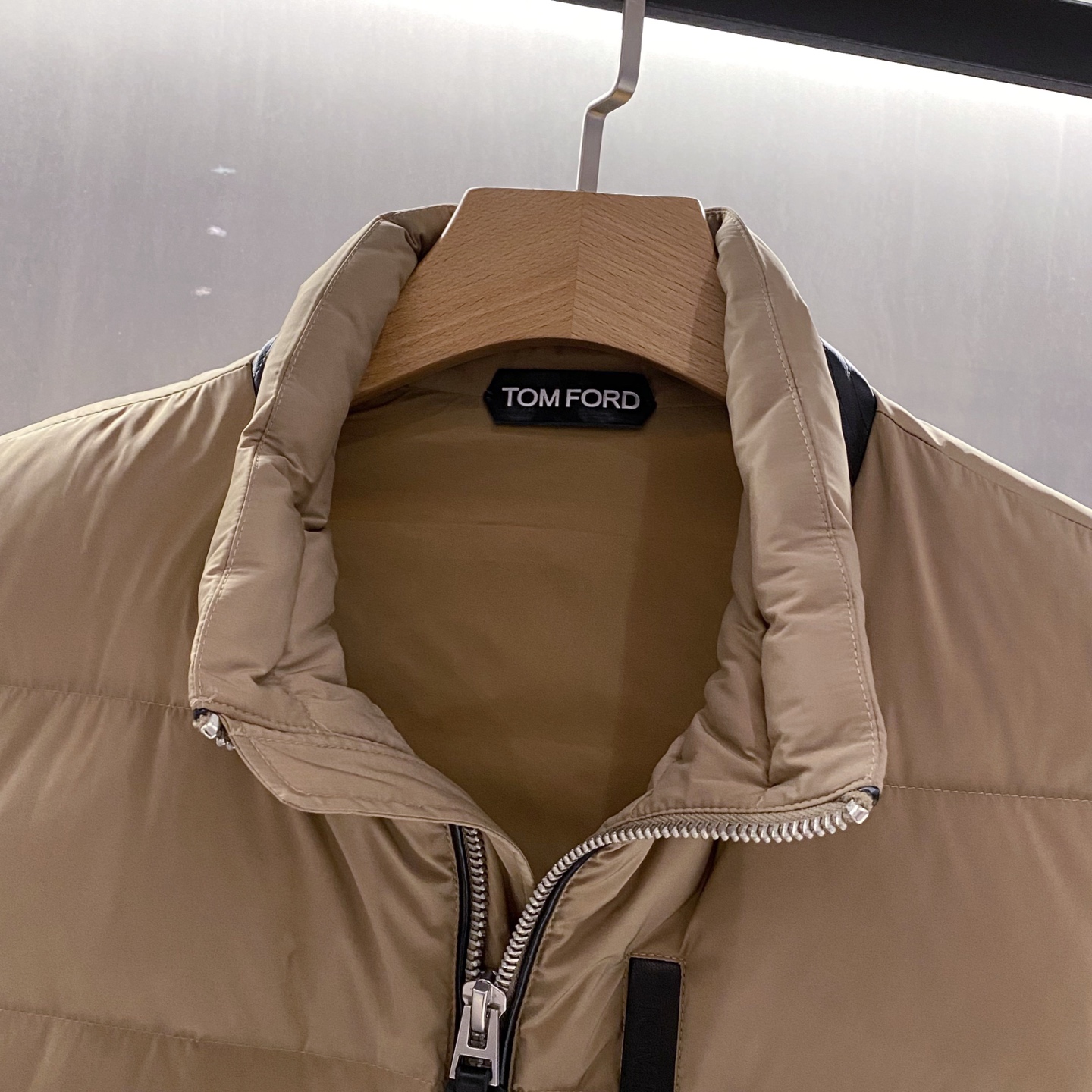 。羽绒服-。新品)Tom Ford 汤姆·福特 无胆直充工艺男士秋冬羽绒马甲坎肩高端重磅 当季新款出了名