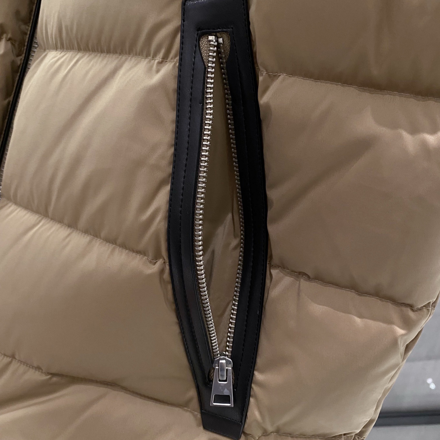 。羽绒服-。新品)Tom Ford 汤姆·福特 无胆直充工艺男士秋冬羽绒马甲坎肩高端重磅 当季新款出了名