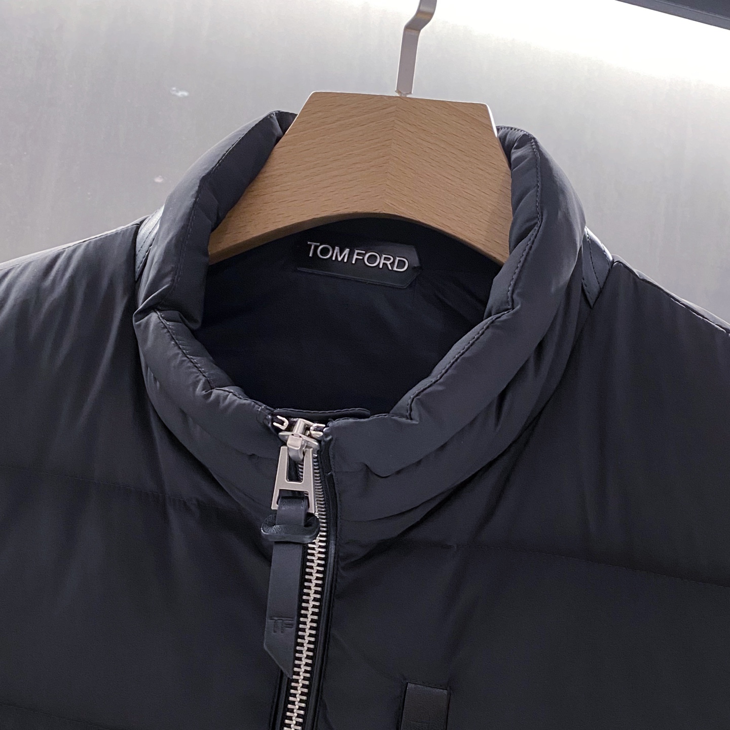 。羽绒服-。新品)Tom Ford 汤姆·福特 无胆直充工艺男士秋冬羽绒马甲坎肩高端重磅 当季新款出了名